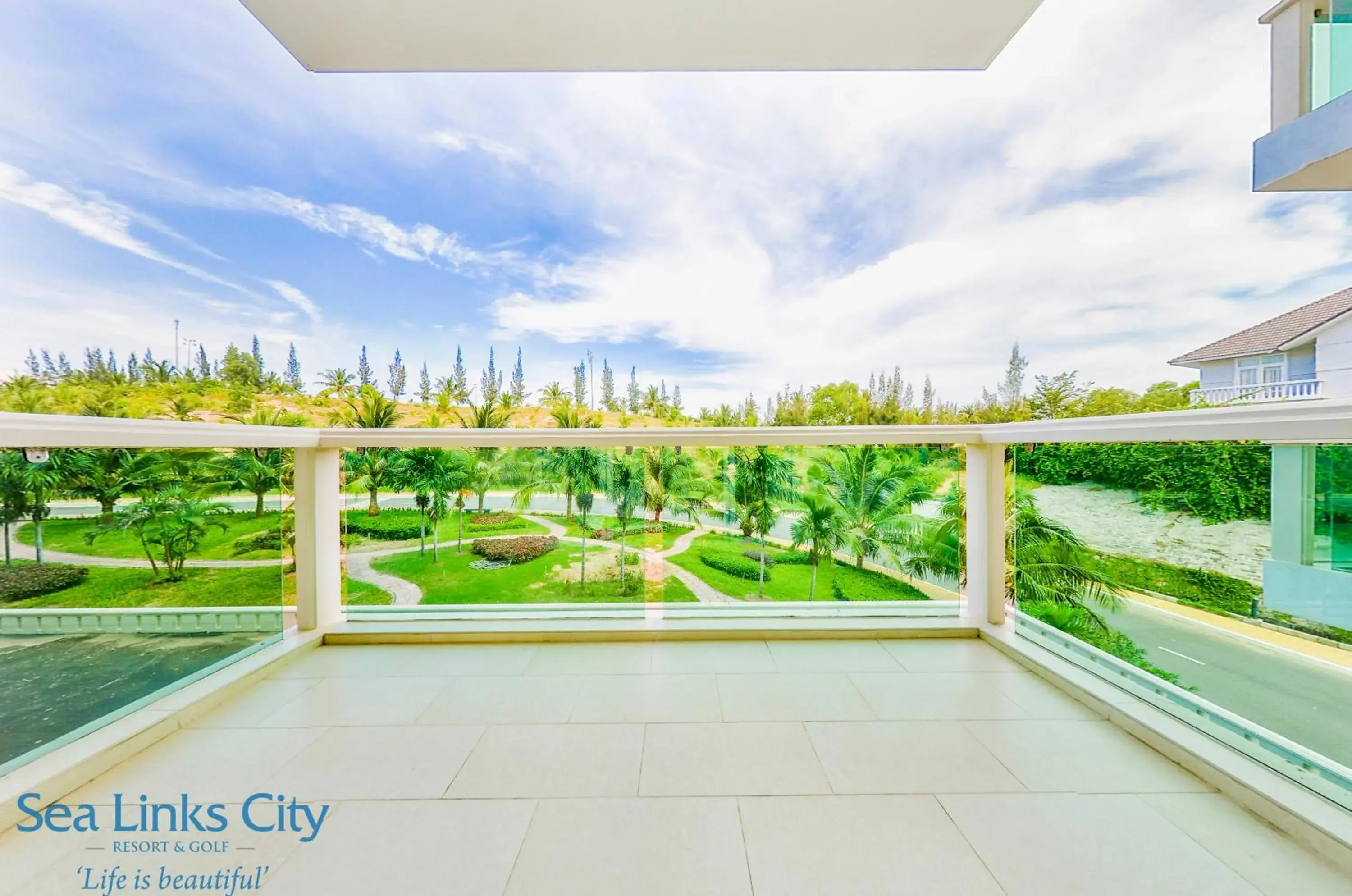 Two-Bedroom Apartment with Garden View in Ocean Vista Two-Bedroom Apartment with Garden View in Ocean Vista