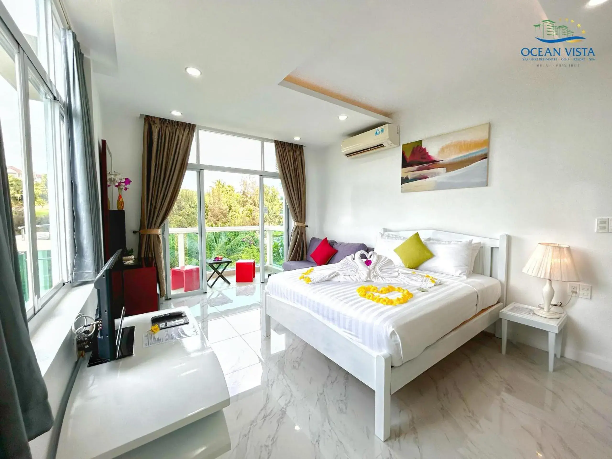 Bed in Ocean Vista Bed in Ocean Vista