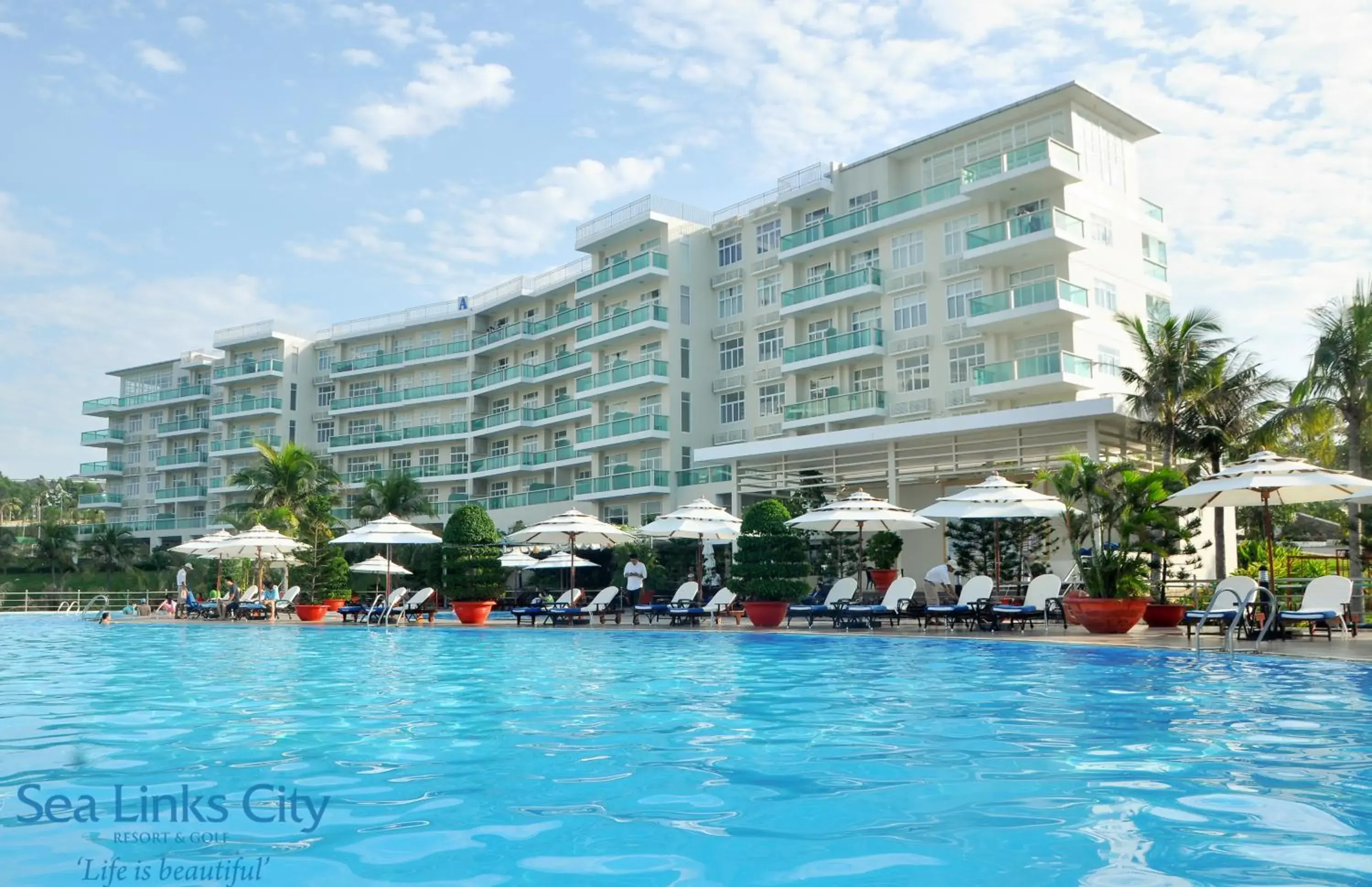 Swimming pool in Ocean Vista Swimming pool in Ocean Vista