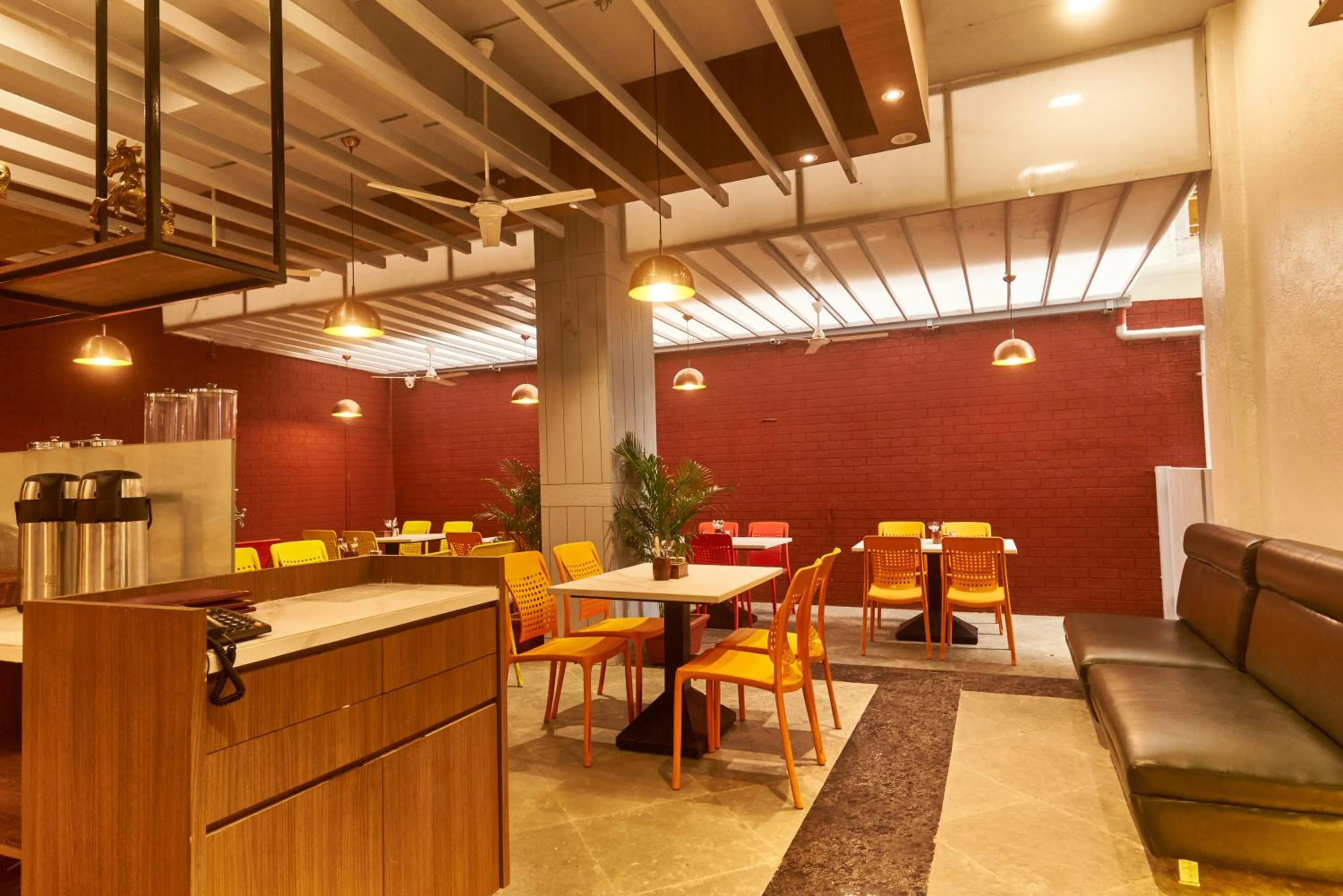 Restaurant/places to eat in Hotel Anand Heritage