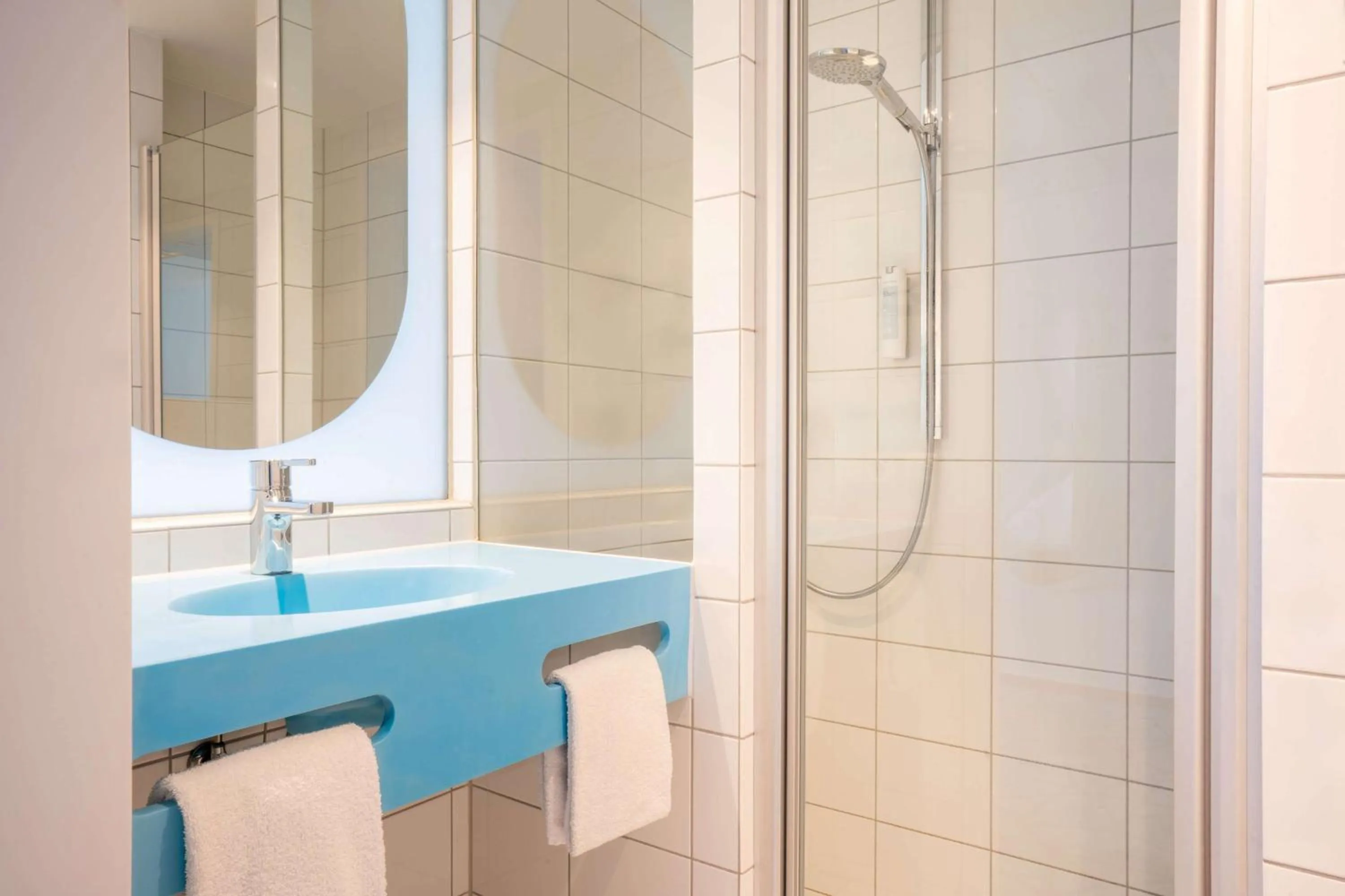 Bathroom in Prize by Radisson, Hamburg City