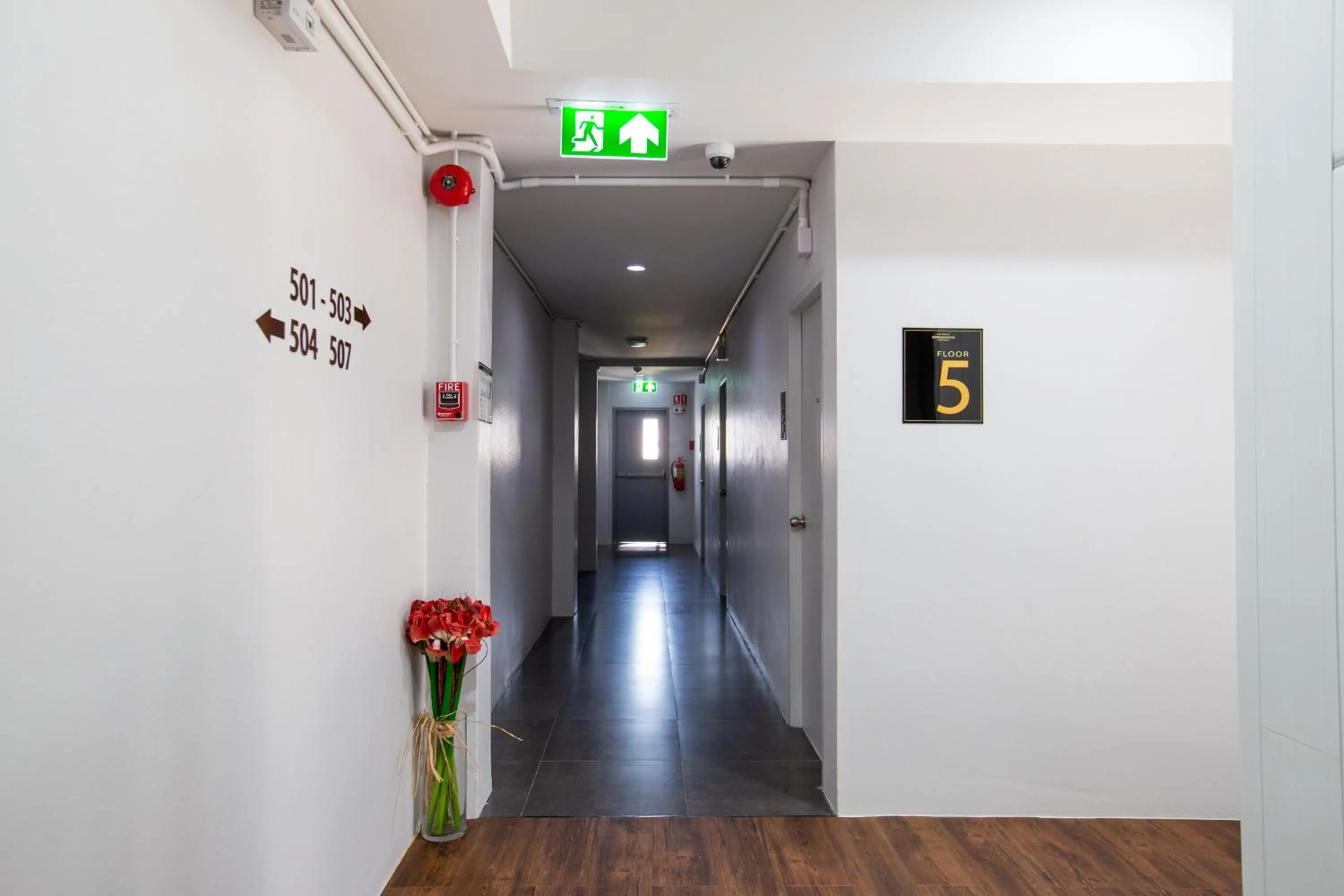 Facade/entrance in 185@Surawong Residence