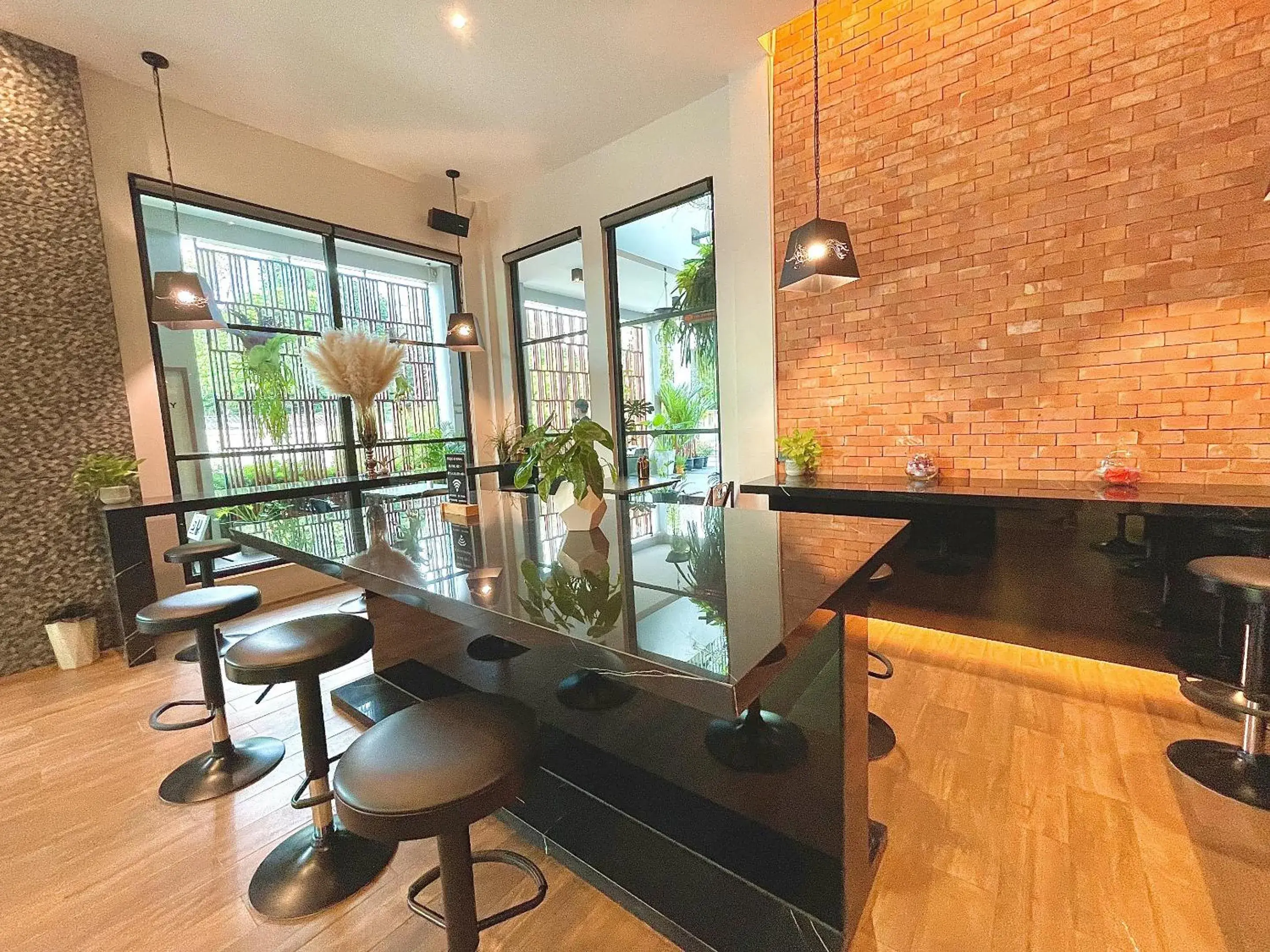 Restaurant/places to eat in The Poem Hotel Restaurant/places to eat in The Poem Hotel