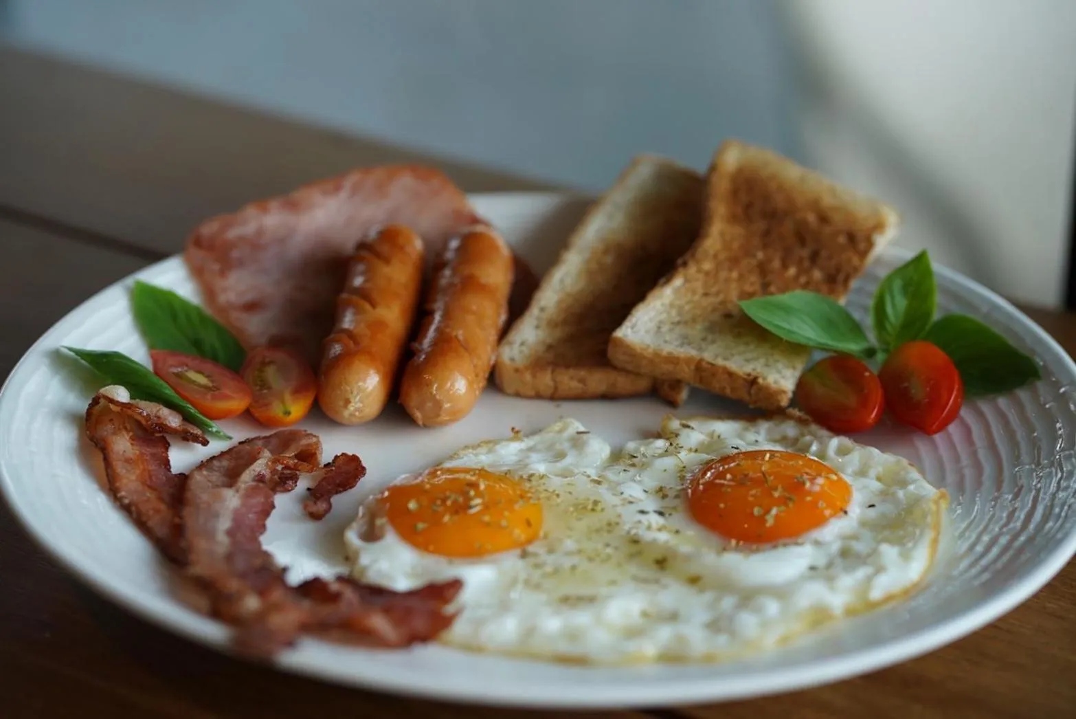 Restaurant/places to eat in The Poem Hotel