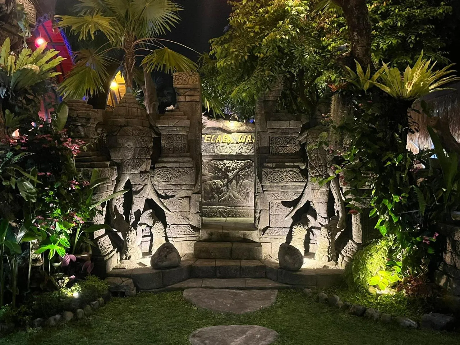 Facade/entrance in Villa Telaga Wana