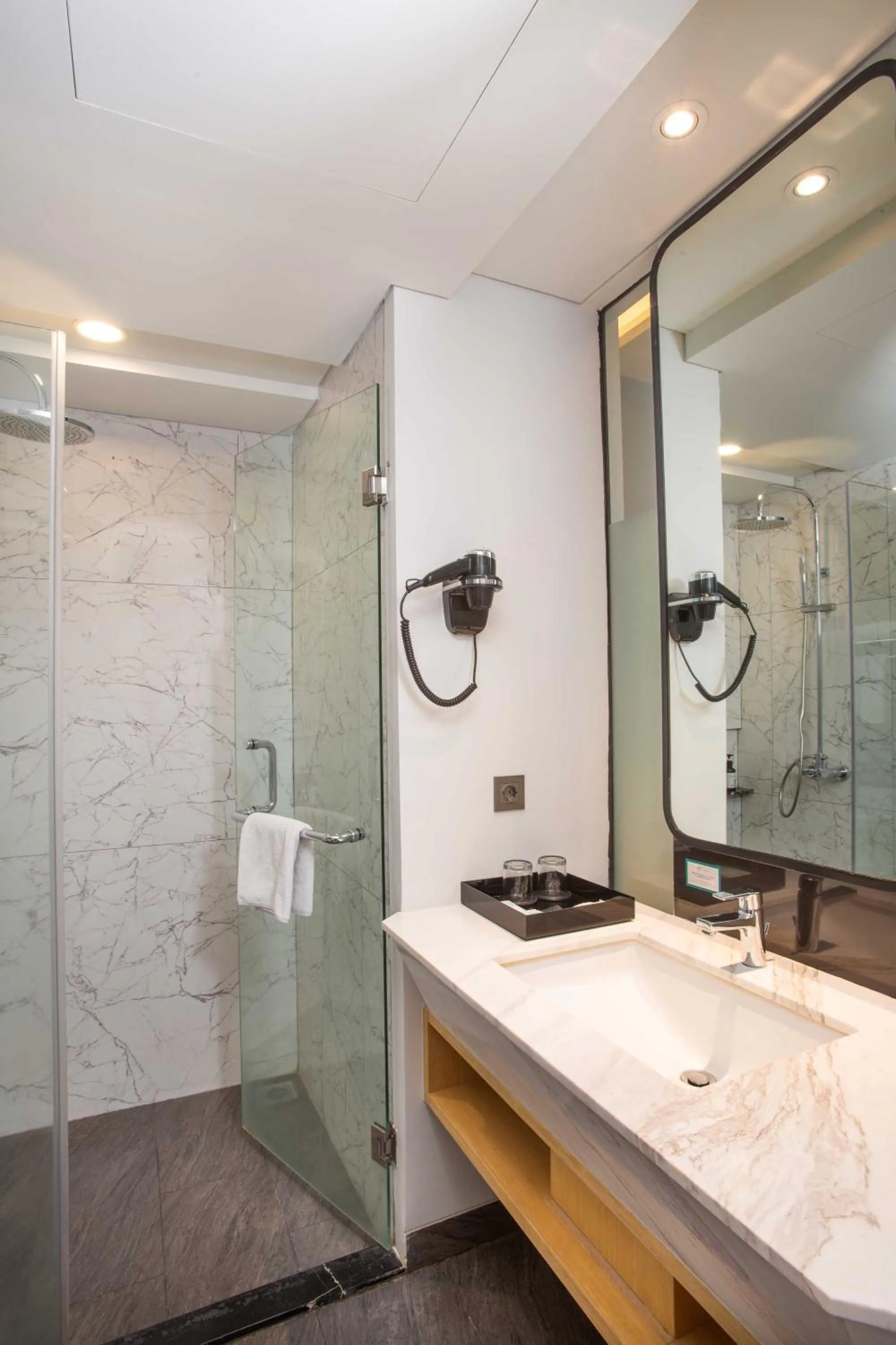 Bathroom in THE 1O1 Jakarta Airport CBC