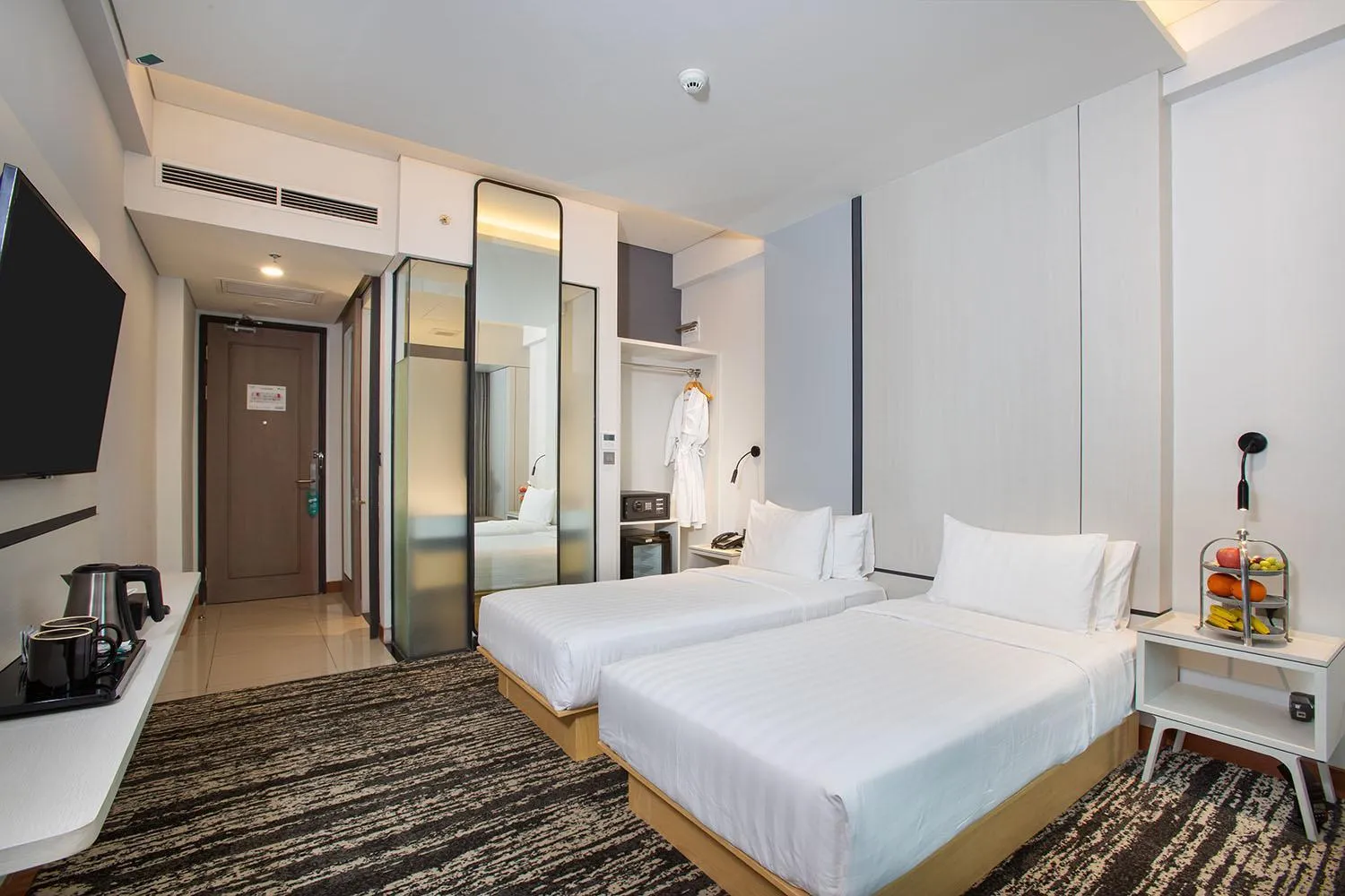 Bedroom, Bed in THE 1O1 Jakarta Airport CBC