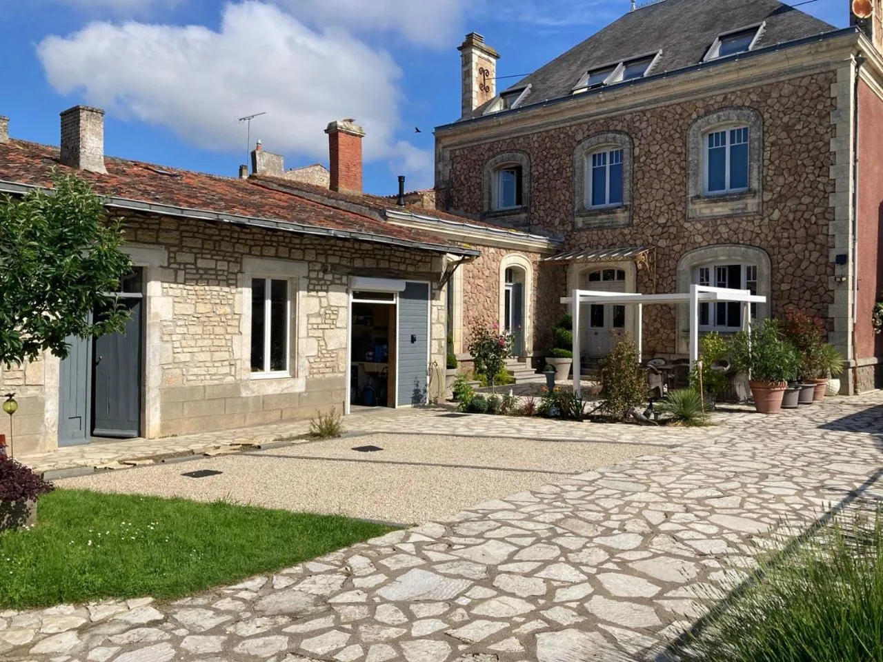 La Villa des Roses Gîte Chambres d'hôtes Piscine chauffée