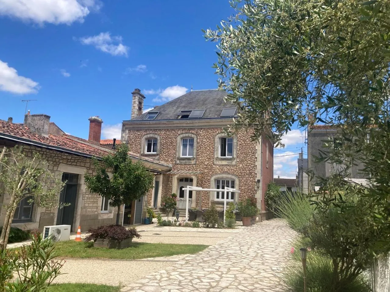 La Villa des Roses Gîte Chambres d'hôtes Piscine chauffée