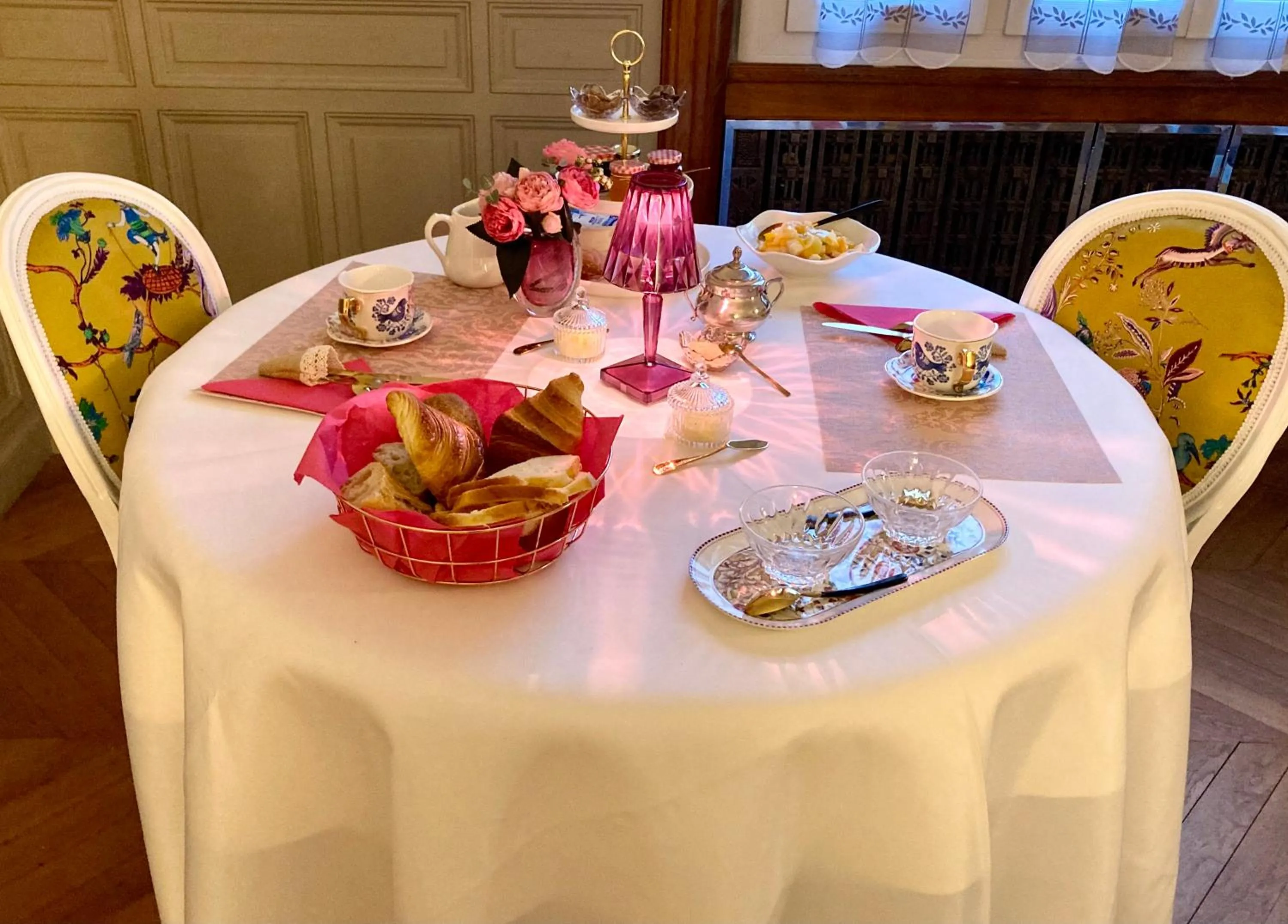 Breakfast in La Villa des Roses Gîte Chambres d'hôtes Piscine chauffée