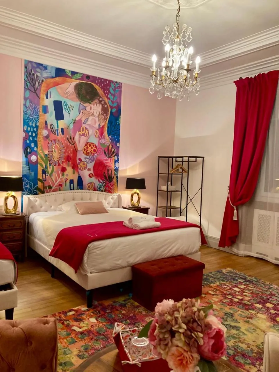 Bed in La Villa des Roses Gîte Chambres d'hôtes Piscine chauffée