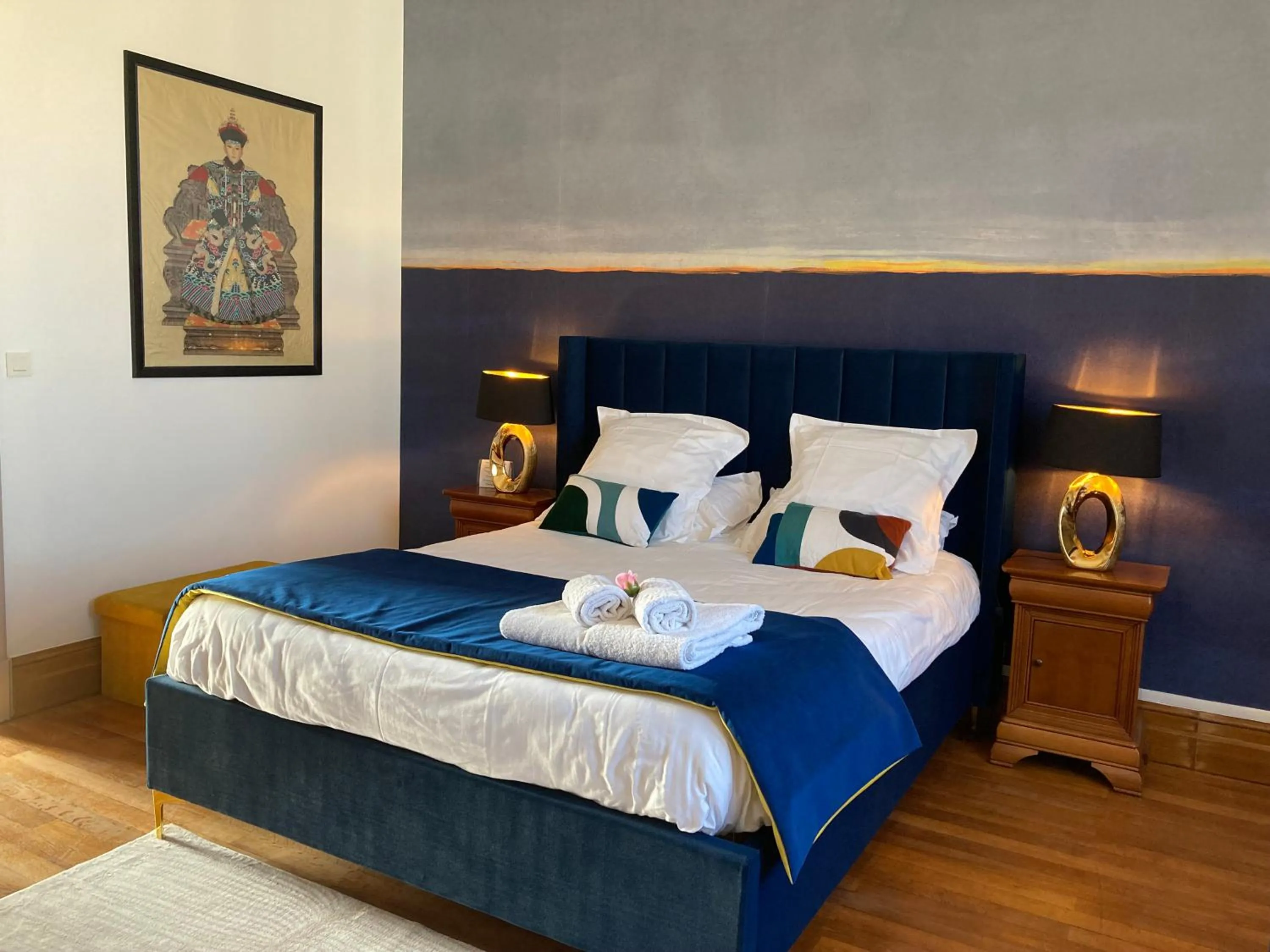 Property building, Bed in La Villa des Roses Gîte Chambres d'hôtes Piscine chauffée