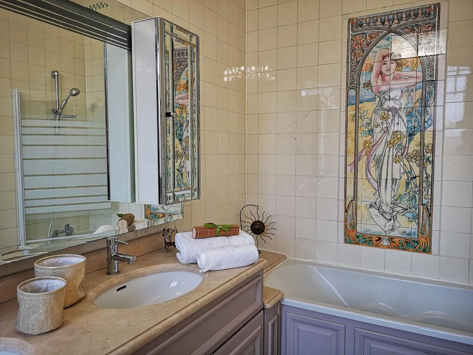 Shower in La Villa des Roses Gîte Chambres d'hôtes Piscine chauffée