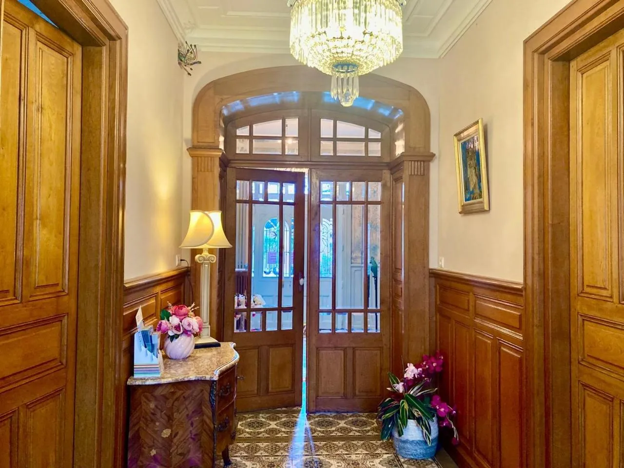 Property building in La Villa des Roses Gîte Chambres d'hôtes Piscine chauffée