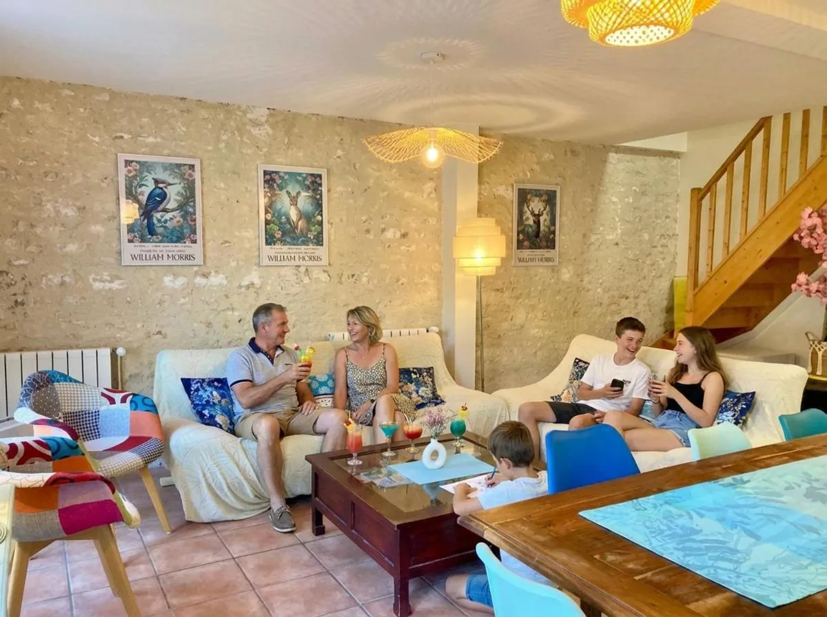 La Villa des Roses Gîte Chambres d'hôtes Piscine chauffée