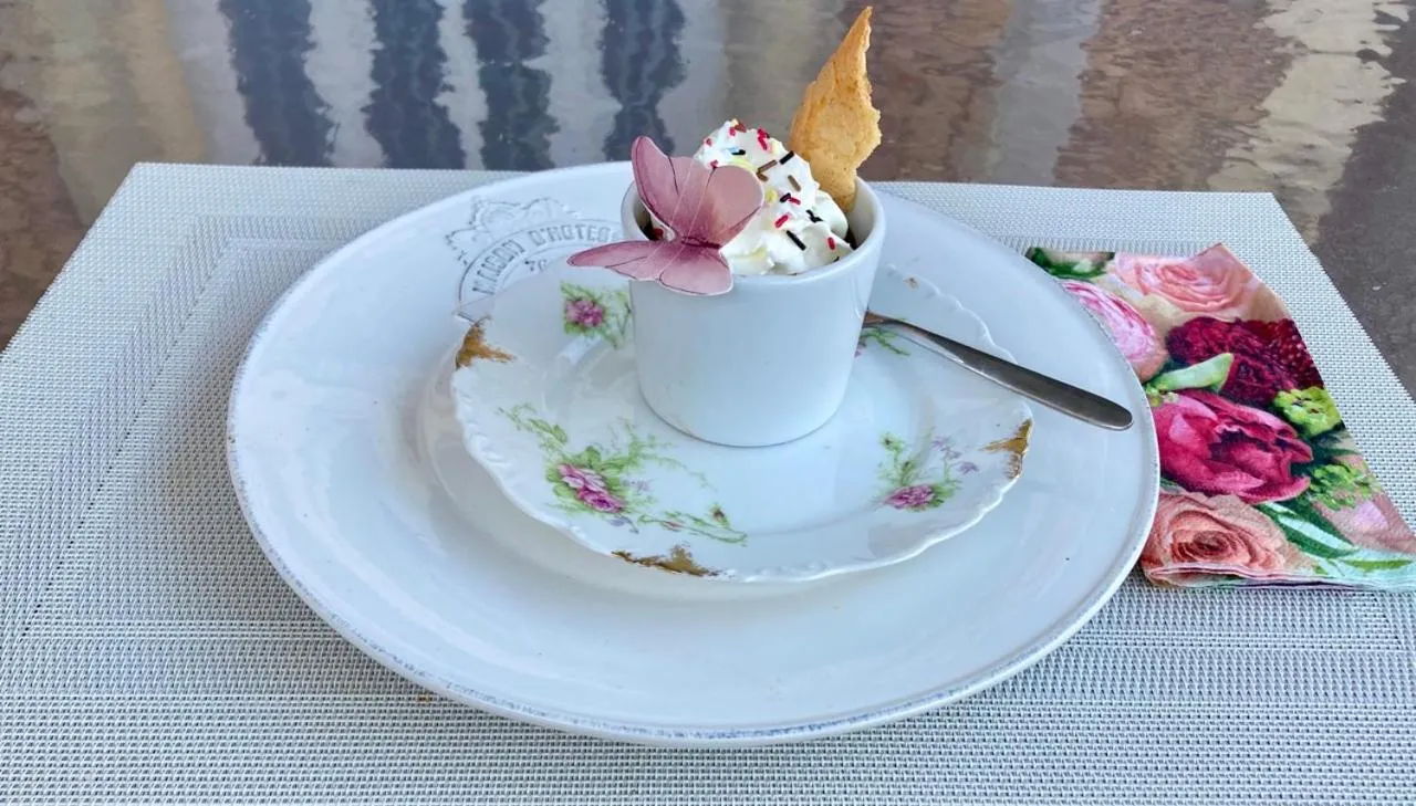 La Villa des Roses Gîte Chambres d'hôtes Piscine chauffée