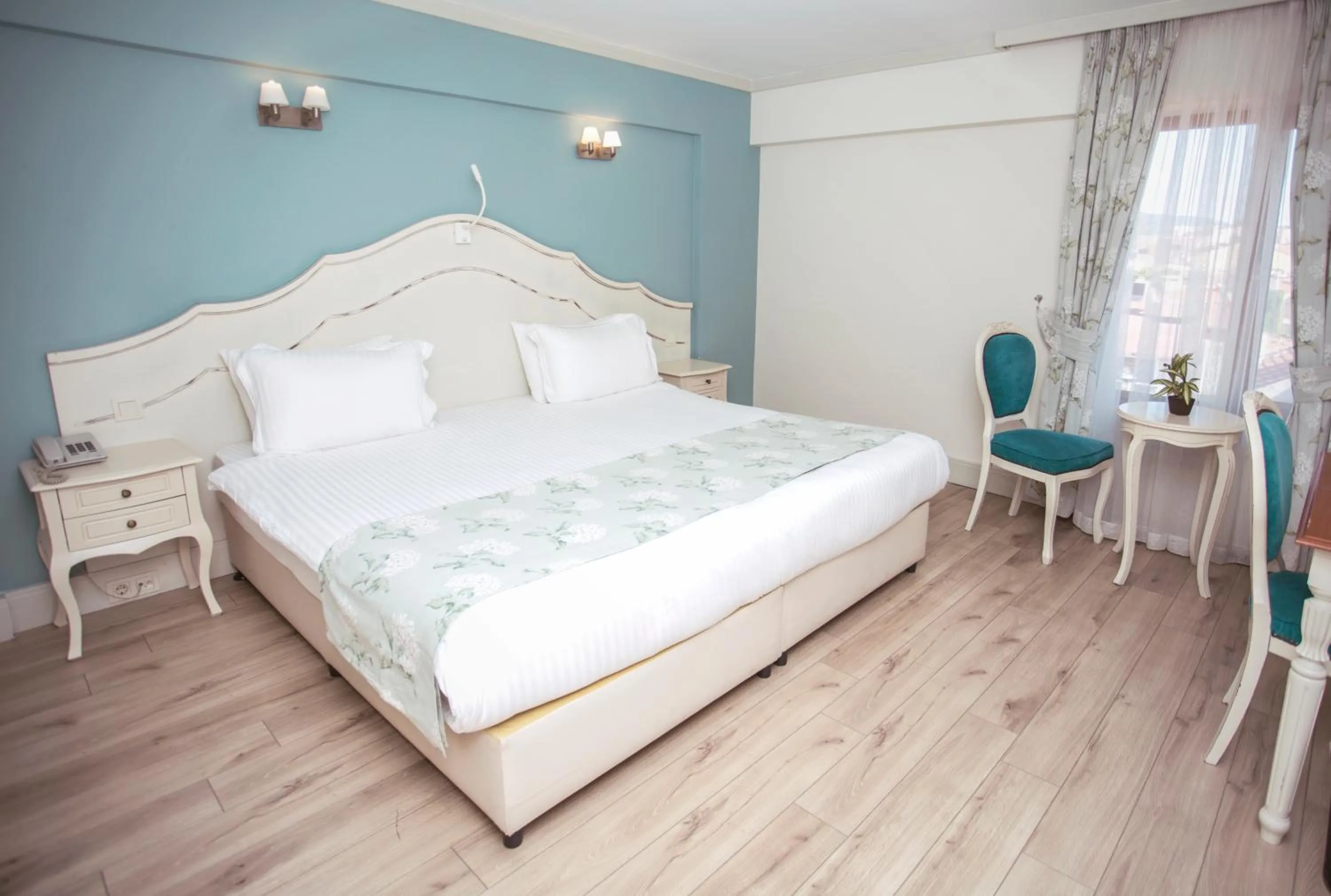 Photo of the whole room in Hotel Limani