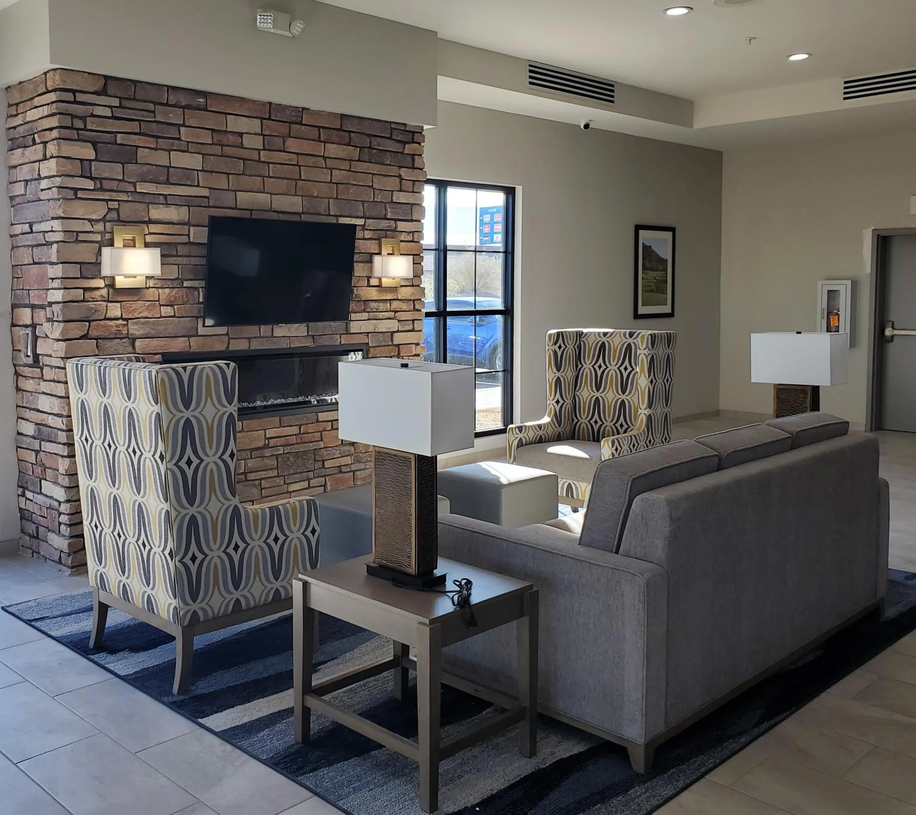 Seating area in Comfort Suites Scottsdale Talking Stick Entertainment District