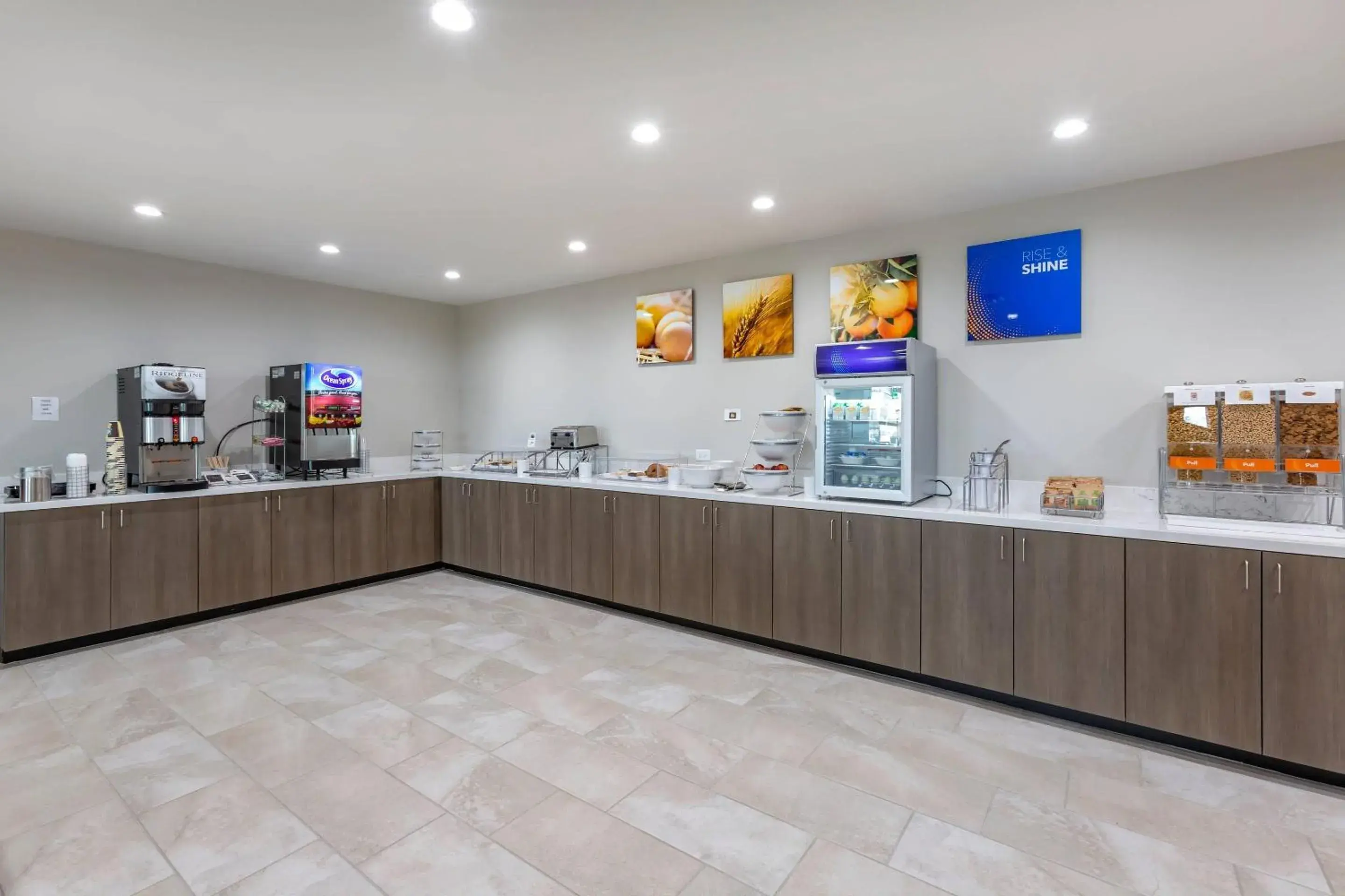 Breakfast in Comfort Suites Scottsdale Talking Stick Entertainment District Breakfast in Comfort Suites Scottsdale Talking Stick Entertainment District