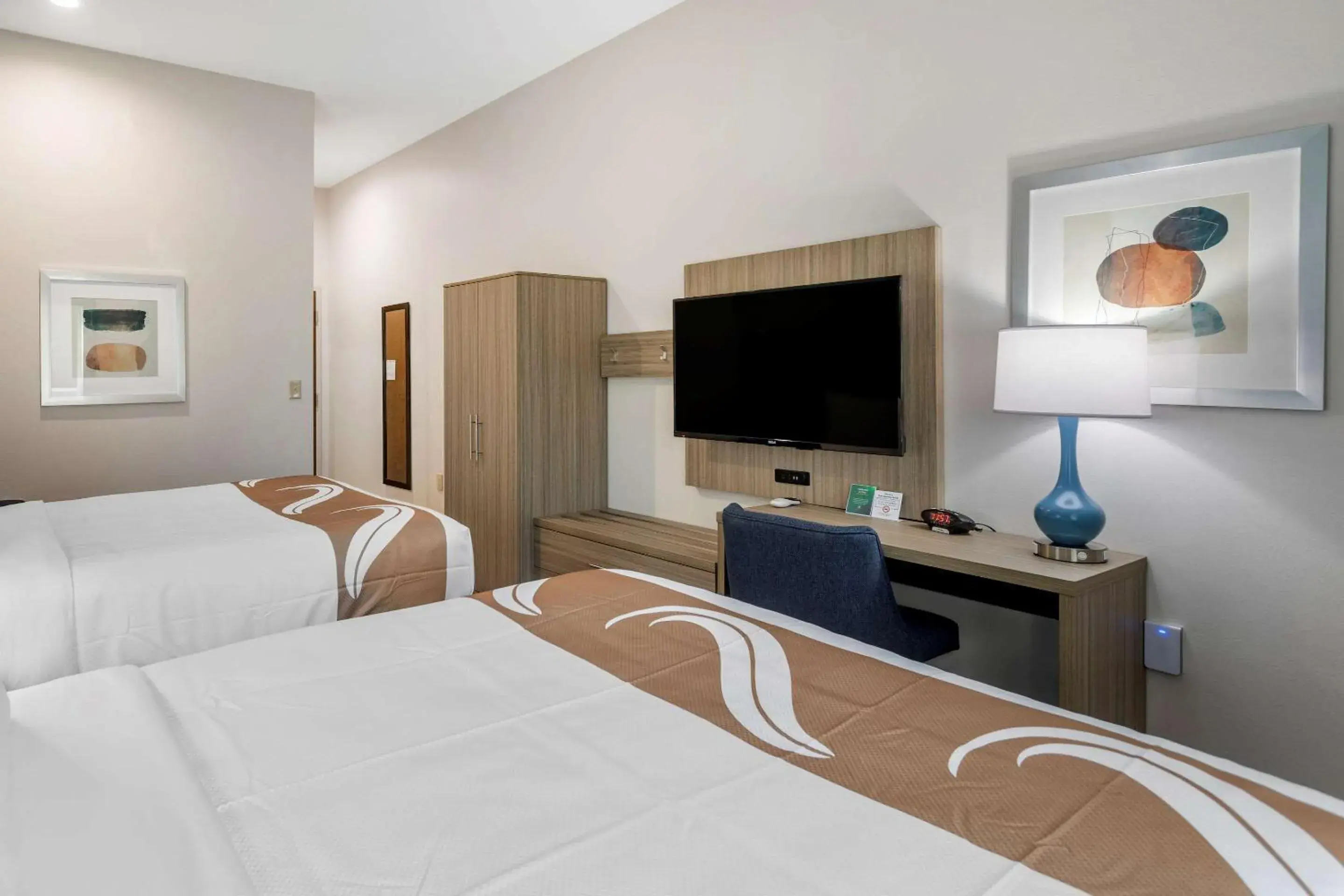 Photo of the whole room in Quality Inn Lebanon - Nashville Area Photo of the whole room in Quality Inn Lebanon - Nashville Area