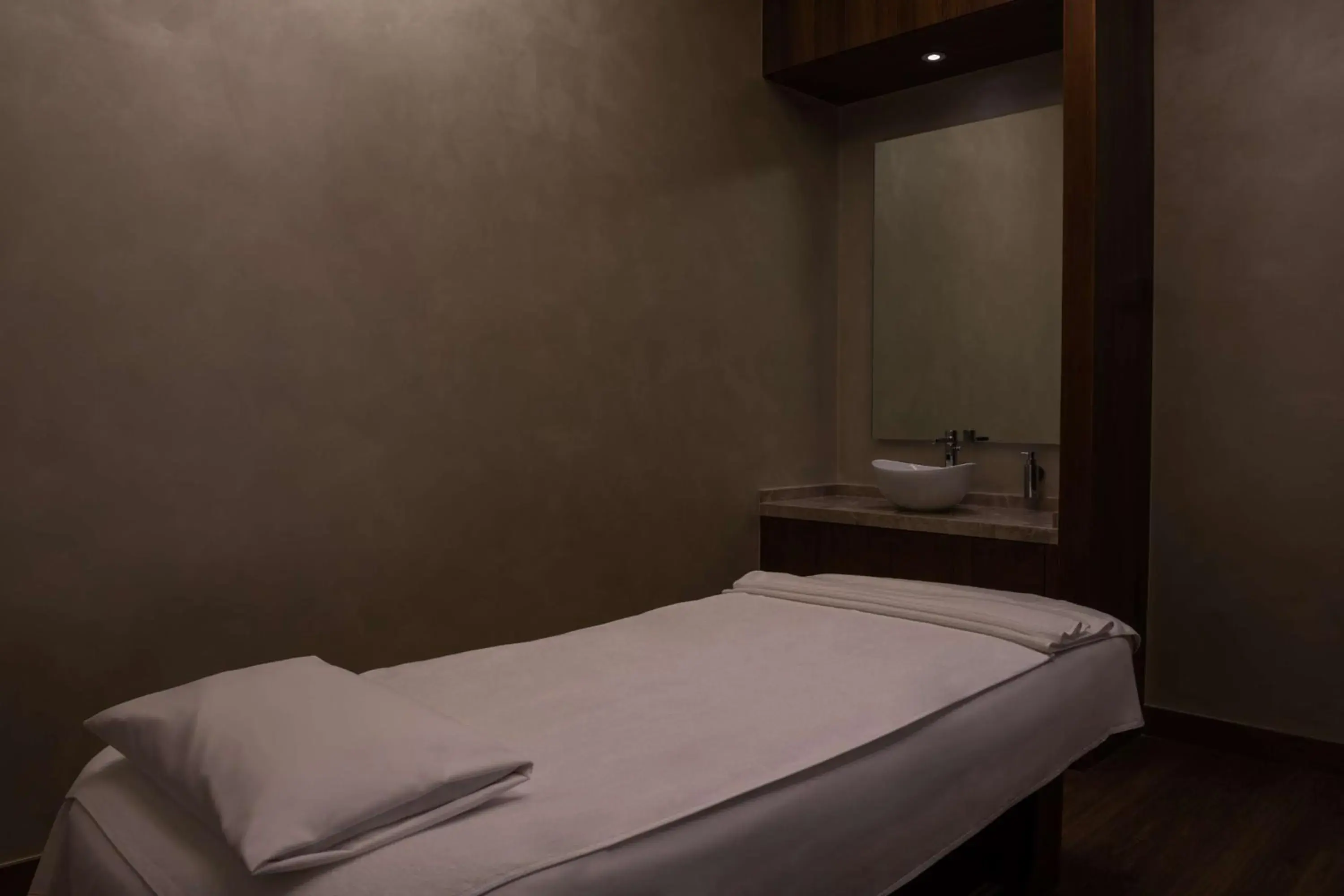 Spa and wellness centre/facilities, Bed in Radisson Resort Ras Al Khaimah Marjan Island Spa and wellness centre/facilities, Bed in Radisson Resort Ras Al Khaimah Marjan Island