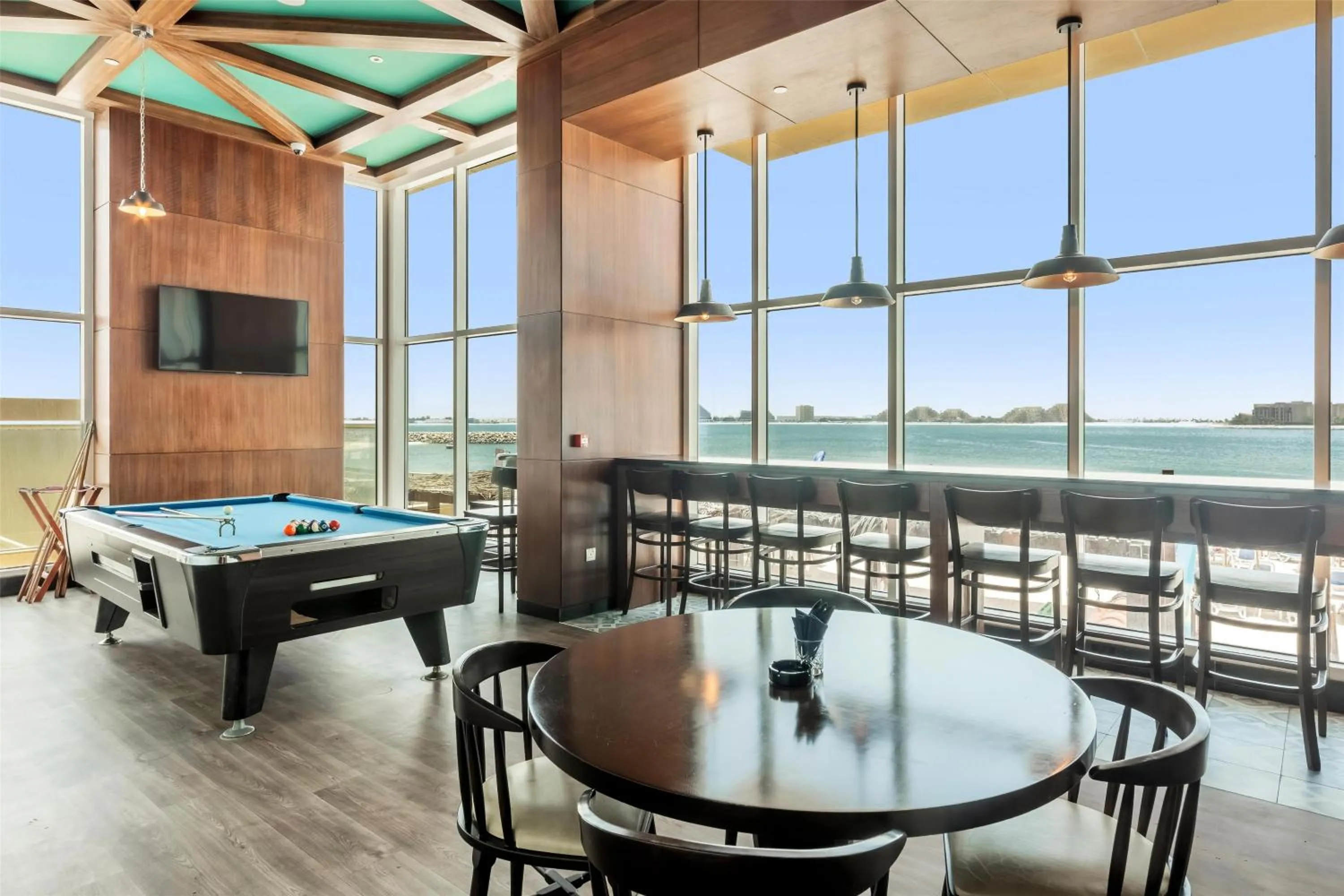 Lounge or bar in Radisson Resort Ras Al Khaimah Marjan Island