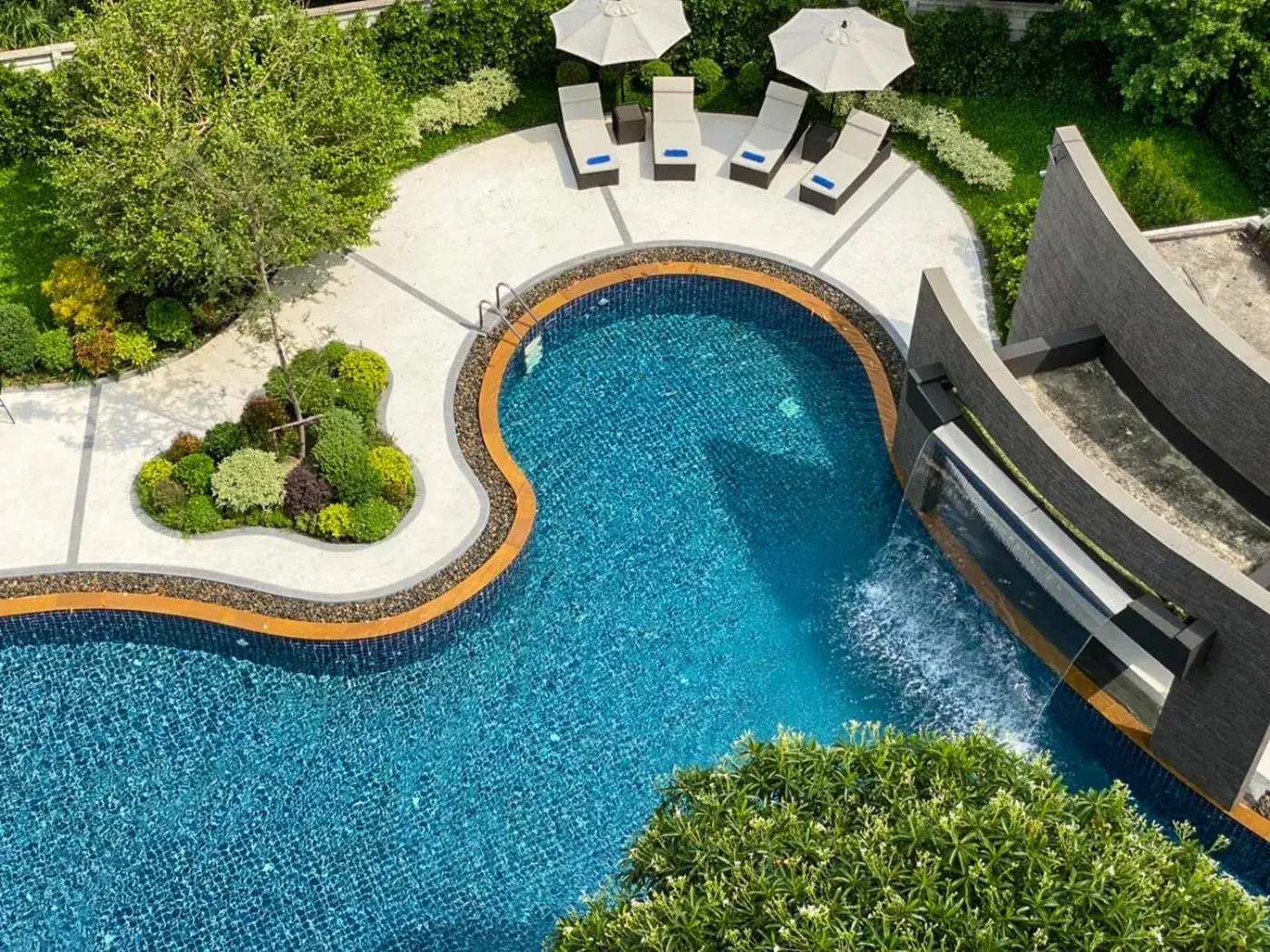 Swimming pool, Pool View in Manhattan Pattaya Hotel - SHA Extra Plus