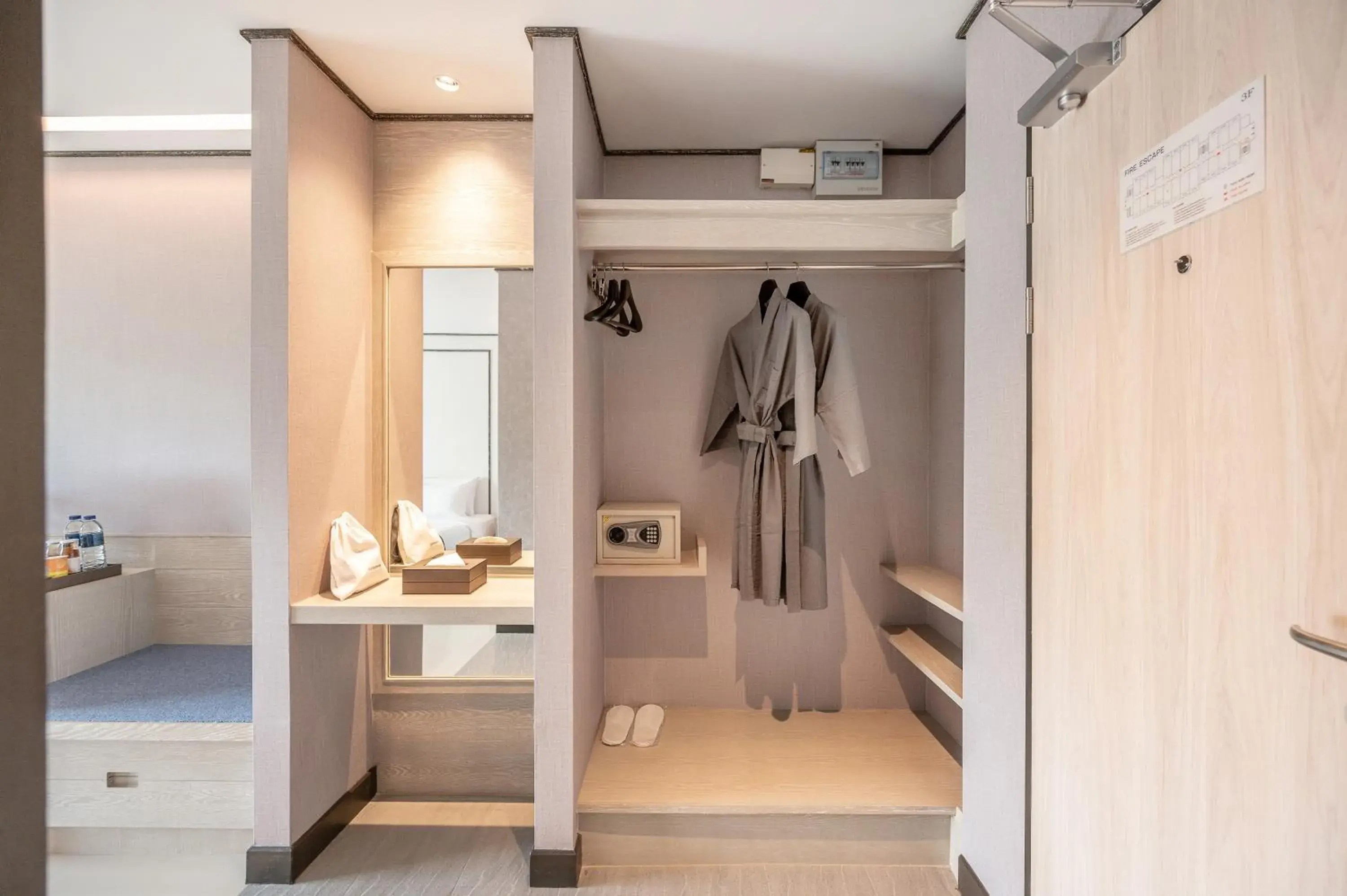 wardrobe, Bathroom in Manhattan Pattaya Hotel - SHA Extra Plus