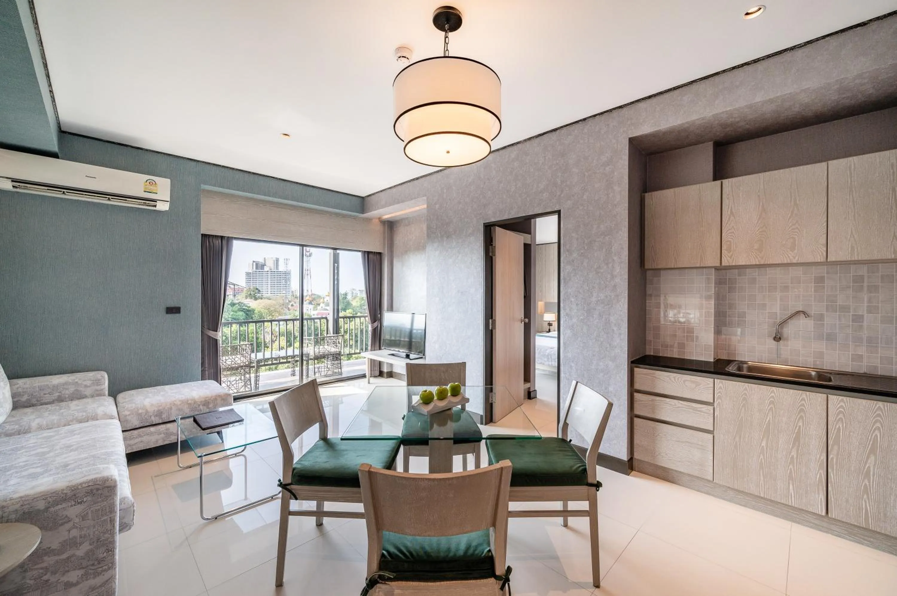 Living room in Manhattan Pattaya Hotel - SHA Extra Plus