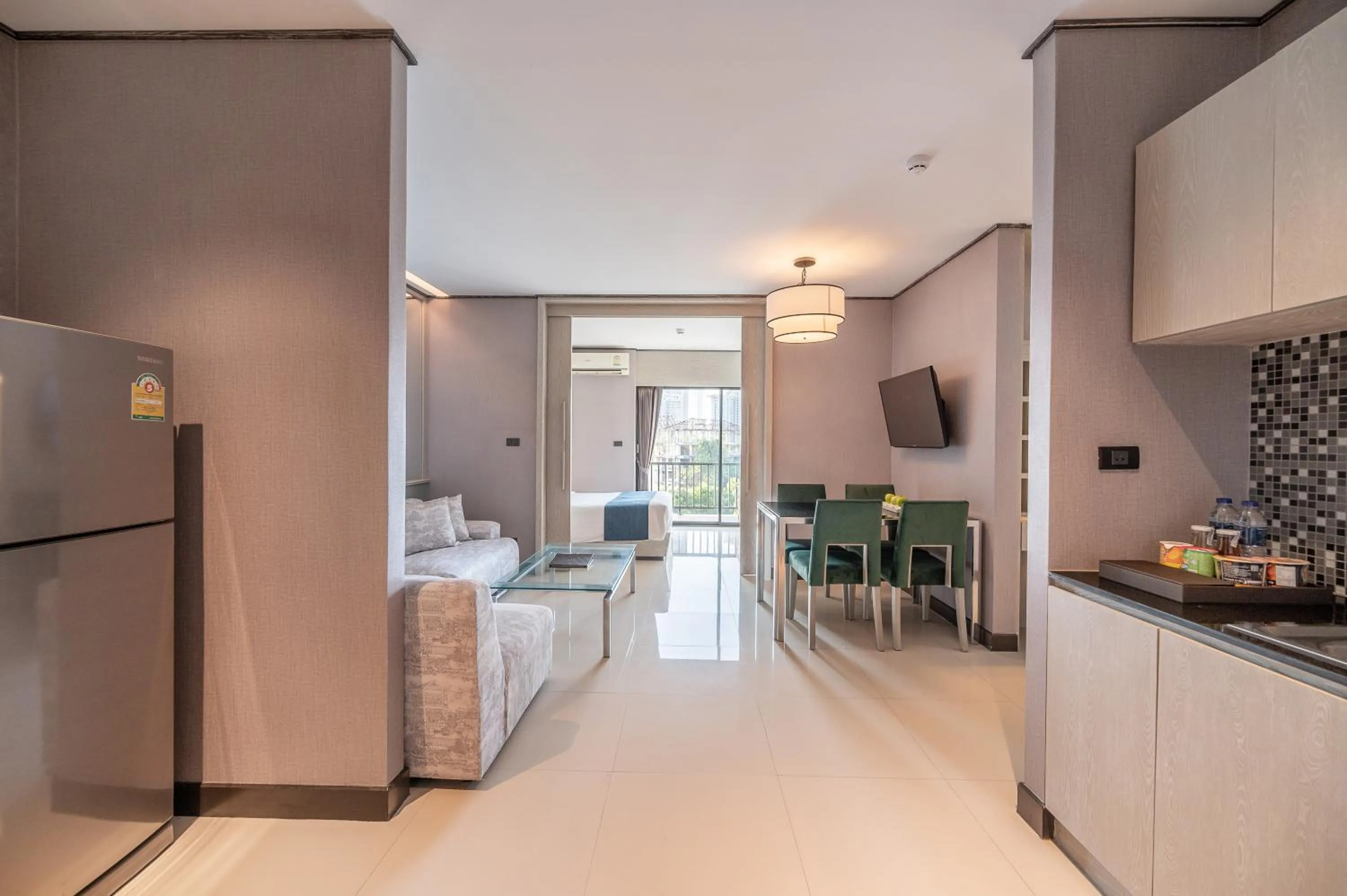 Kitchen or kitchenette in Manhattan Pattaya Hotel - SHA Extra Plus