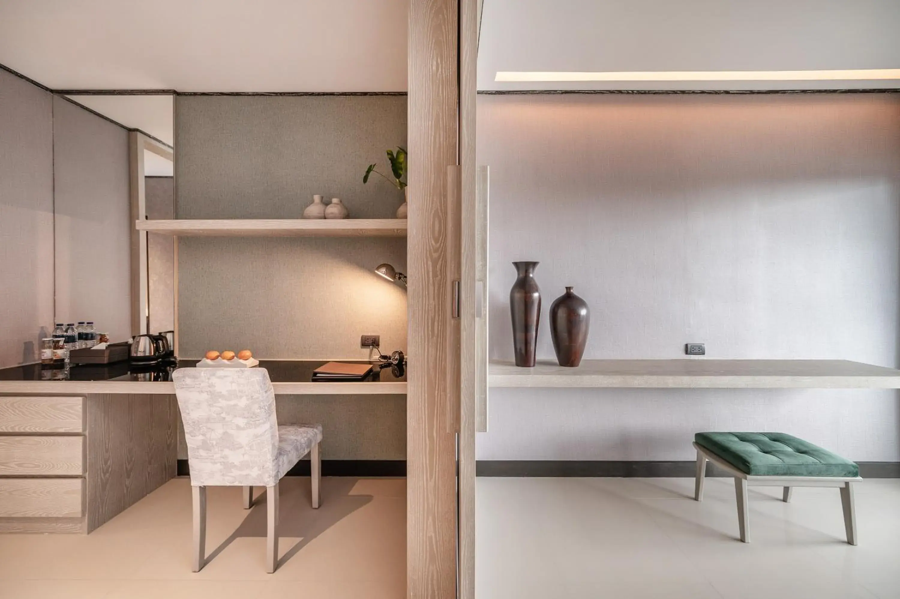 Bedroom, Kitchen/Kitchenette in Manhattan Pattaya Hotel - SHA Extra Plus