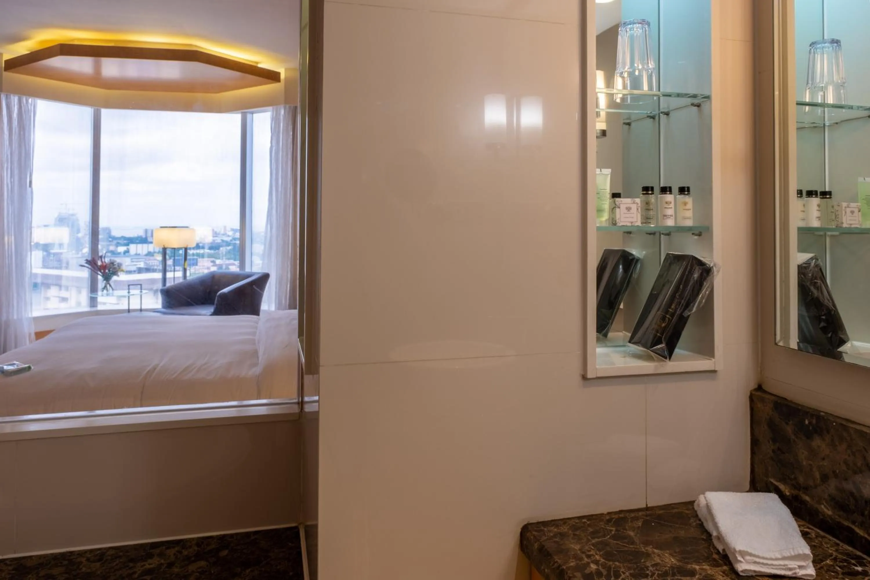 Bathroom, Bed in Lagos Continental Hotel