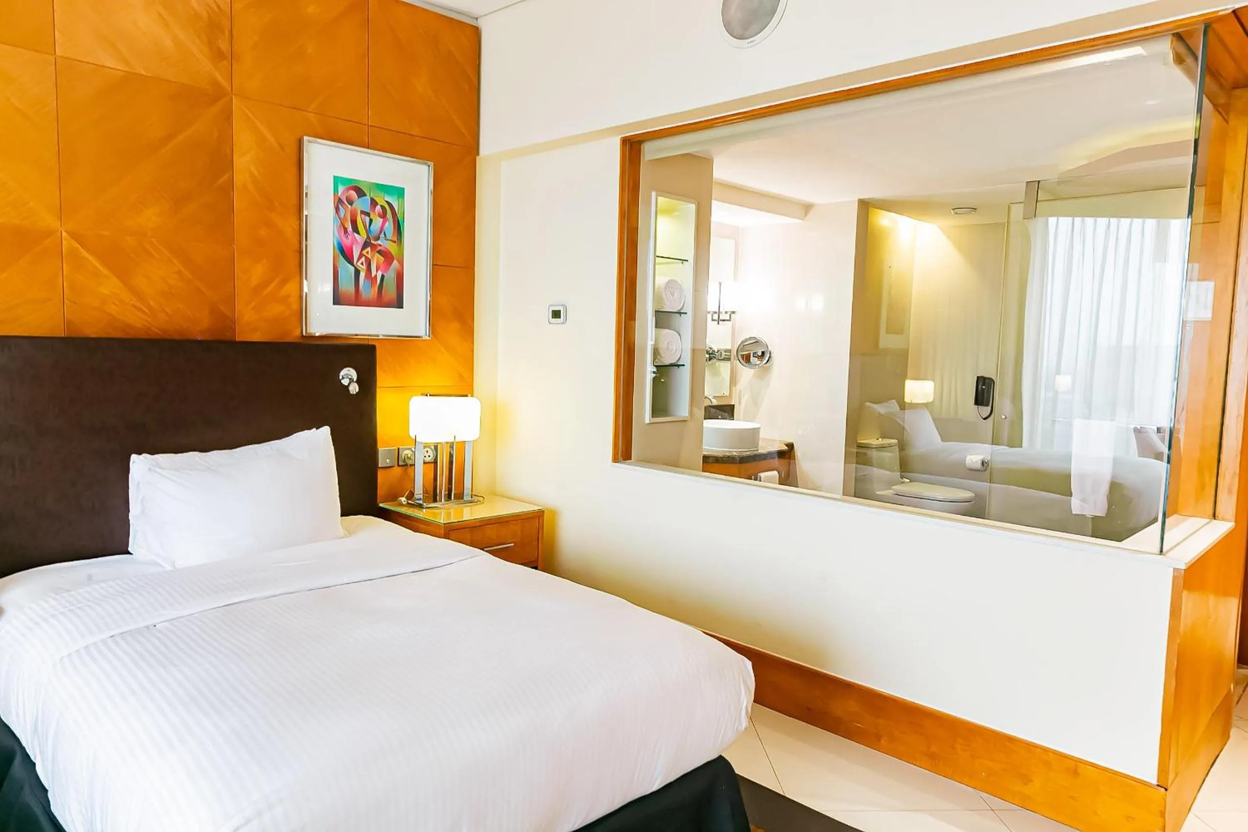 Bedroom, Bed in Lagos Continental Hotel