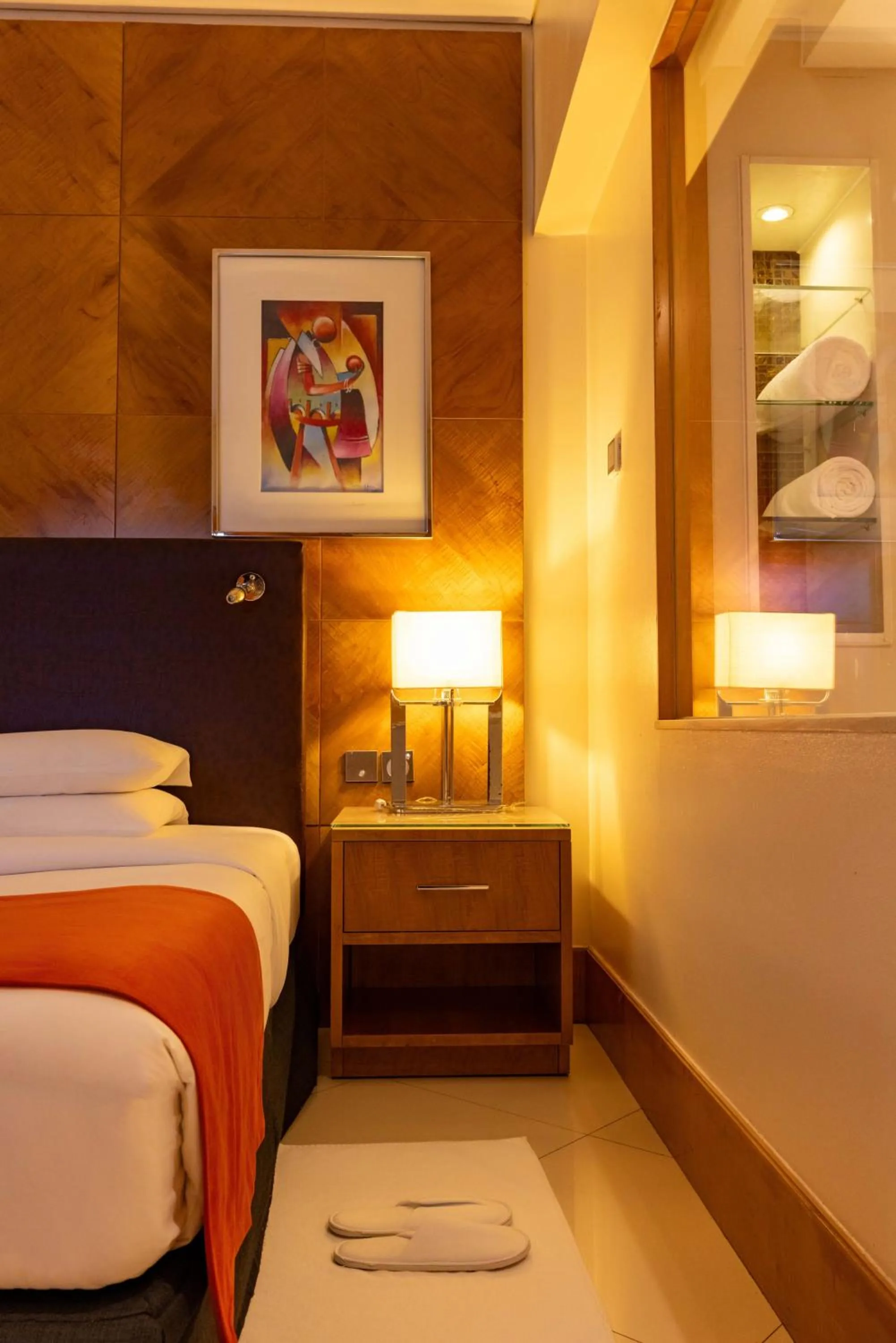 Bedroom, Bed in Lagos Continental Hotel