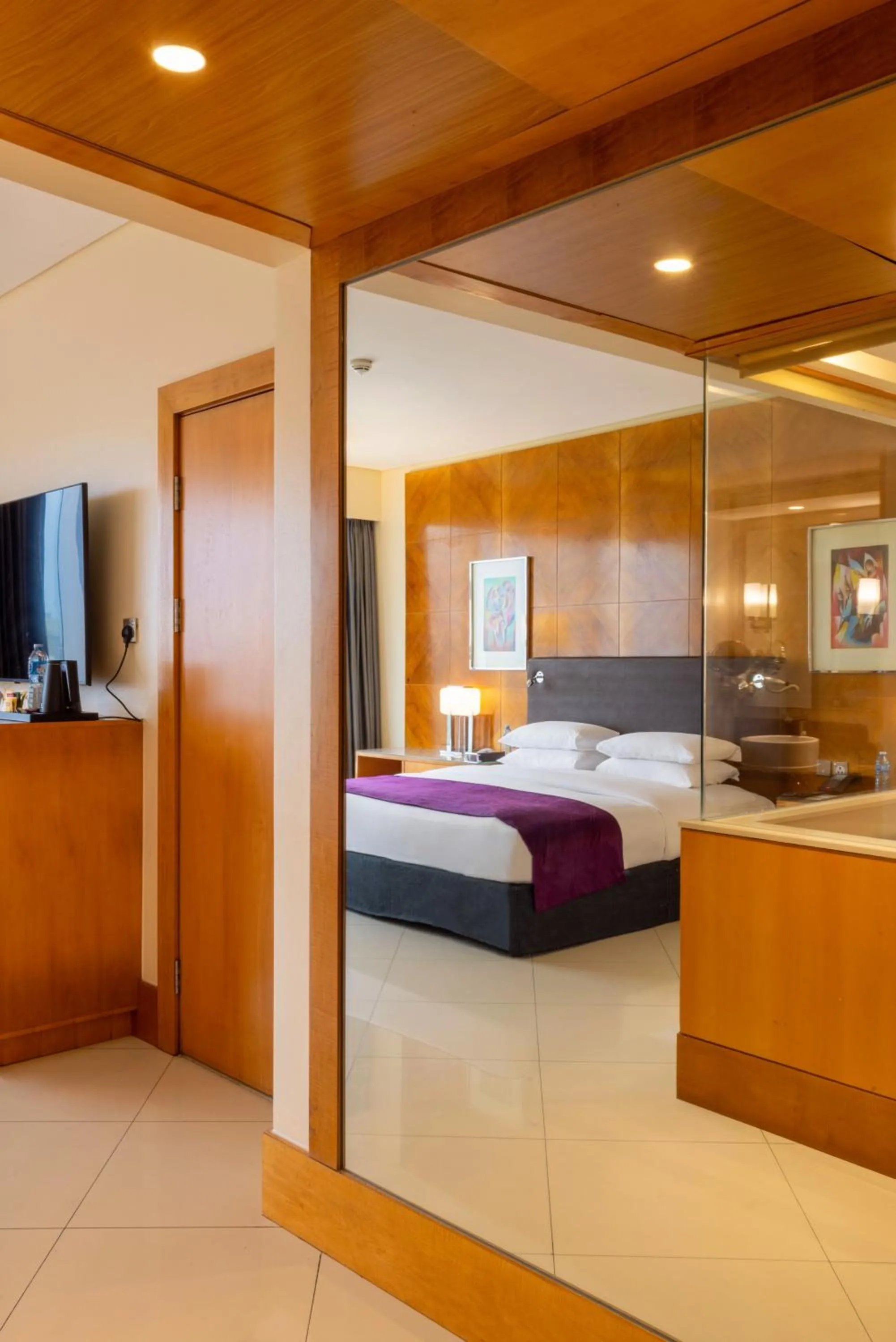 Bedroom, Bed in Lagos Continental Hotel