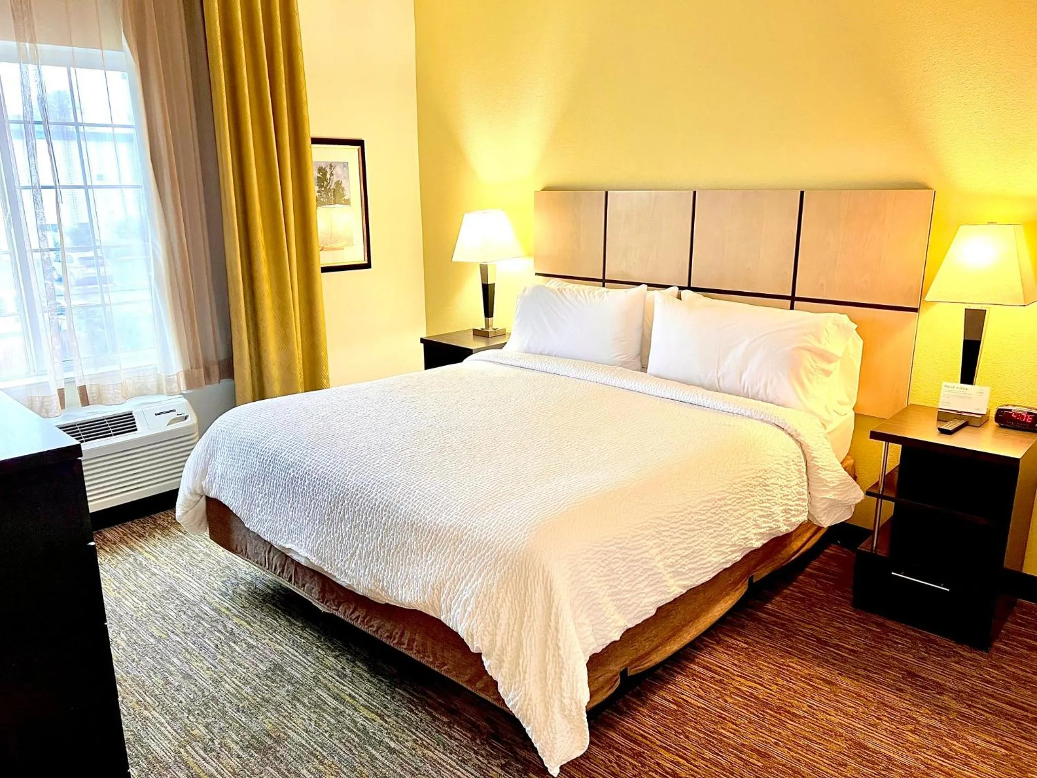 Photo of the whole room, Bed in Candlewood Suites Winnemucca by IHG