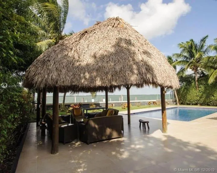 Patio in Villa Toscana - Luxury with Pool