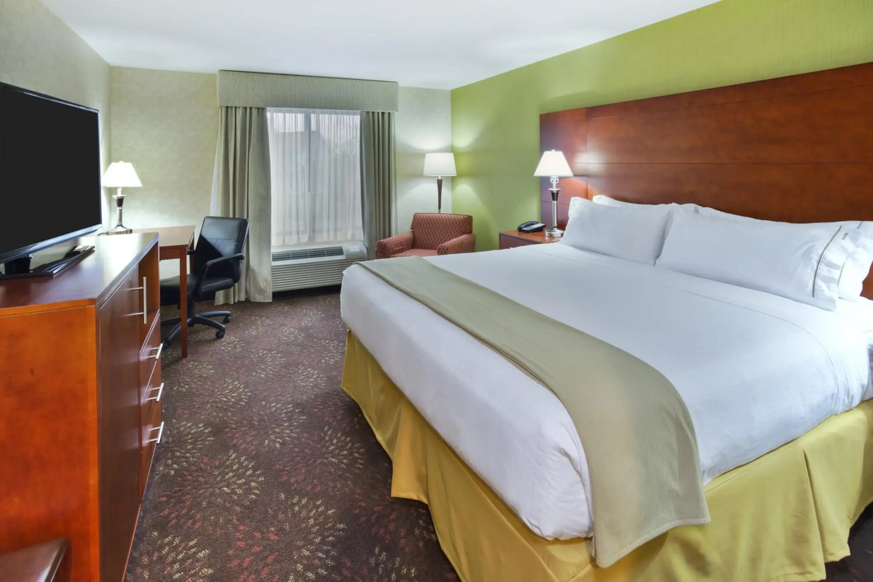 Bedroom, Bed in Holiday Inn Express Frankenmuth by IHG Bedroom, Bed in Holiday Inn Express Frankenmuth by IHG