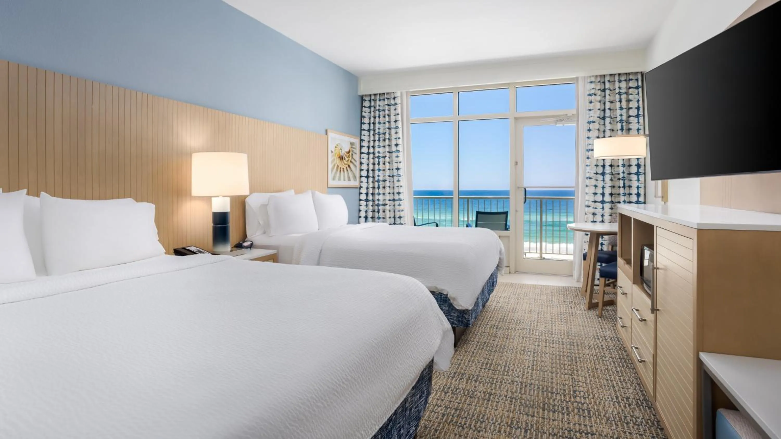 Photo of the whole room, Bed in Holiday Inn Resort Fort Walton Beach by IHG