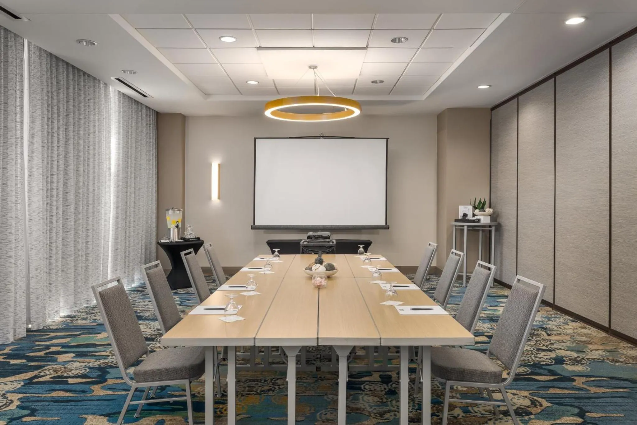 Meeting/conference room in Holiday Inn Resort Fort Walton Beach by IHG