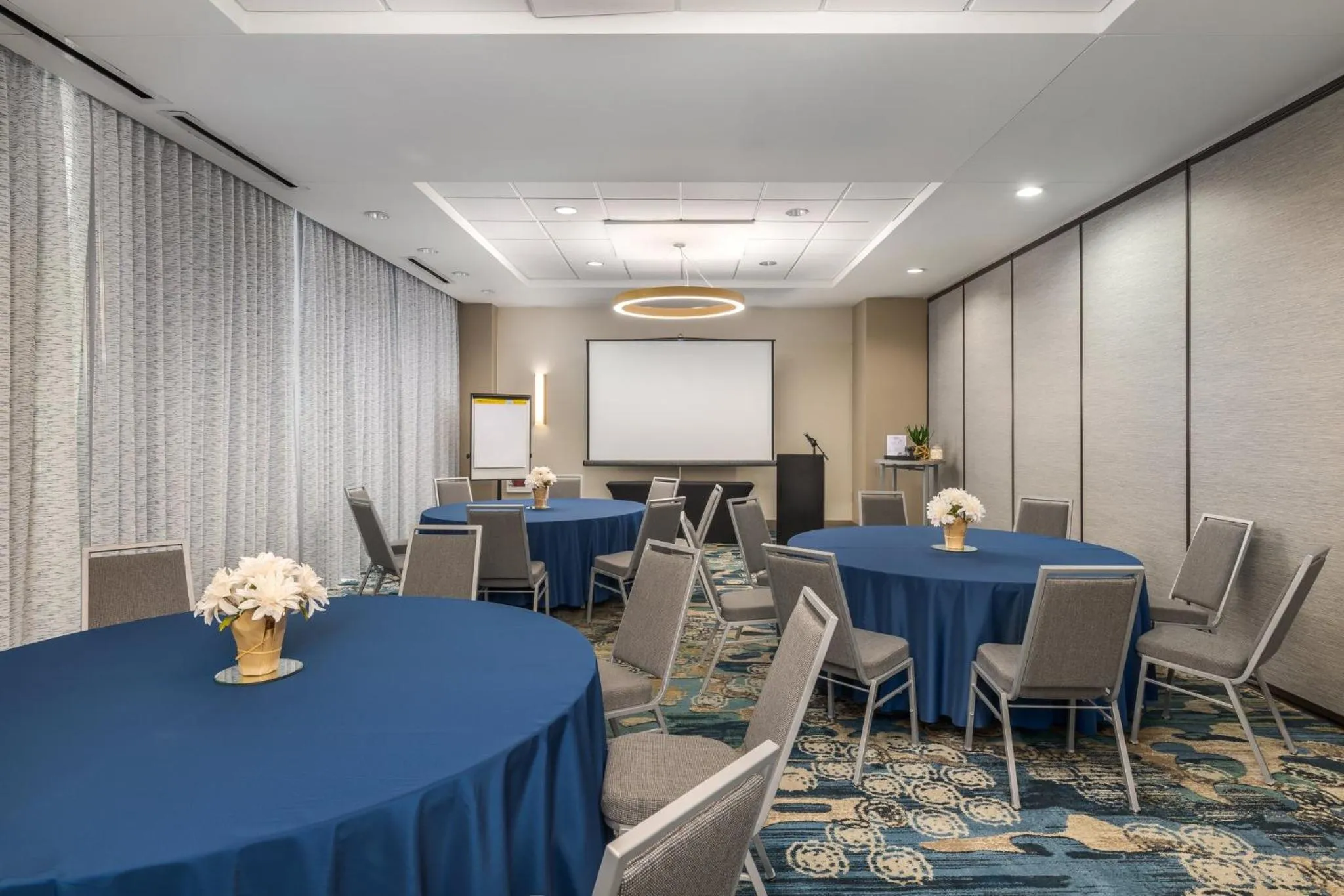 Meeting/conference room in Holiday Inn Resort Fort Walton Beach by IHG