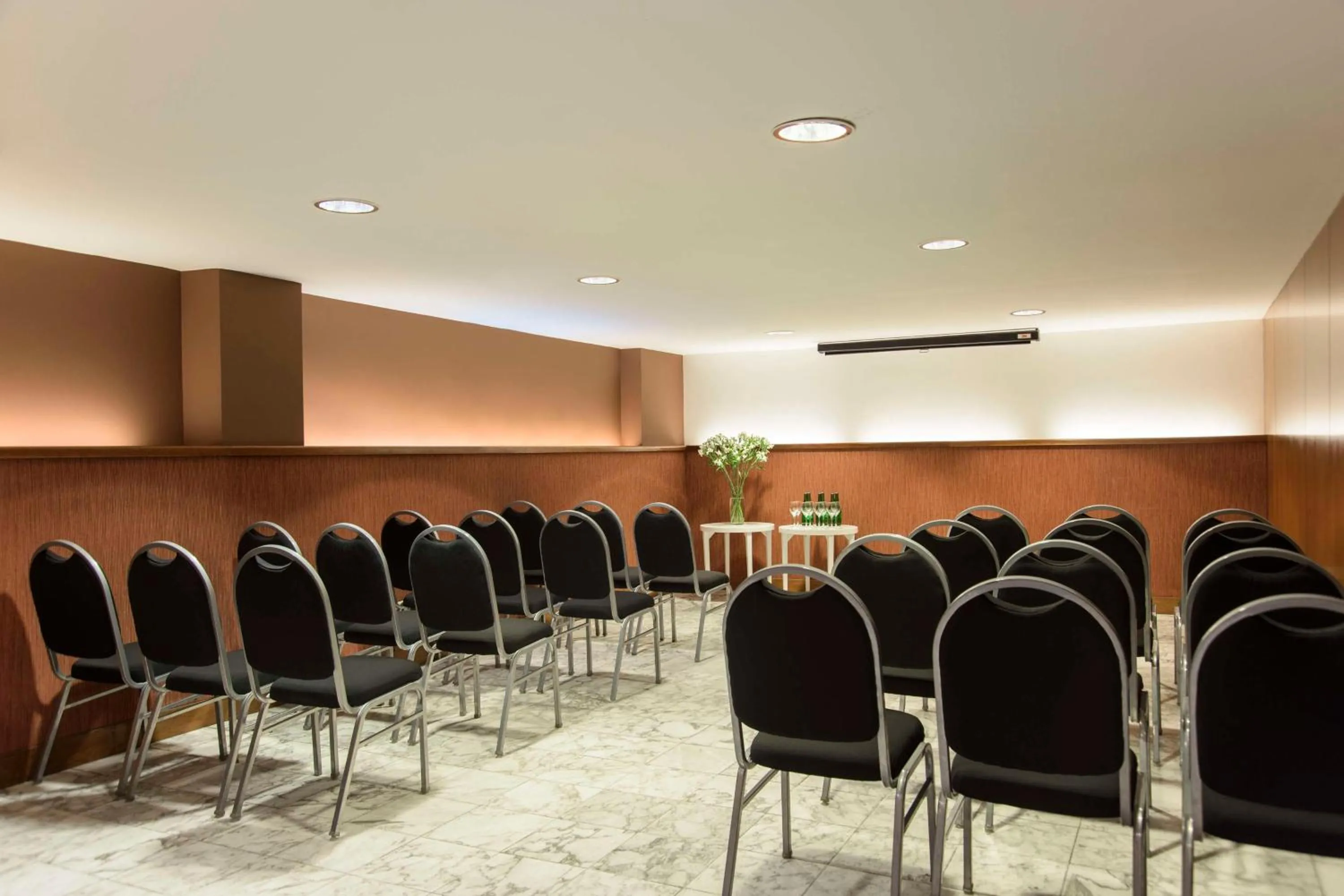 Meeting/conference room in NH Buenos Aires Latino