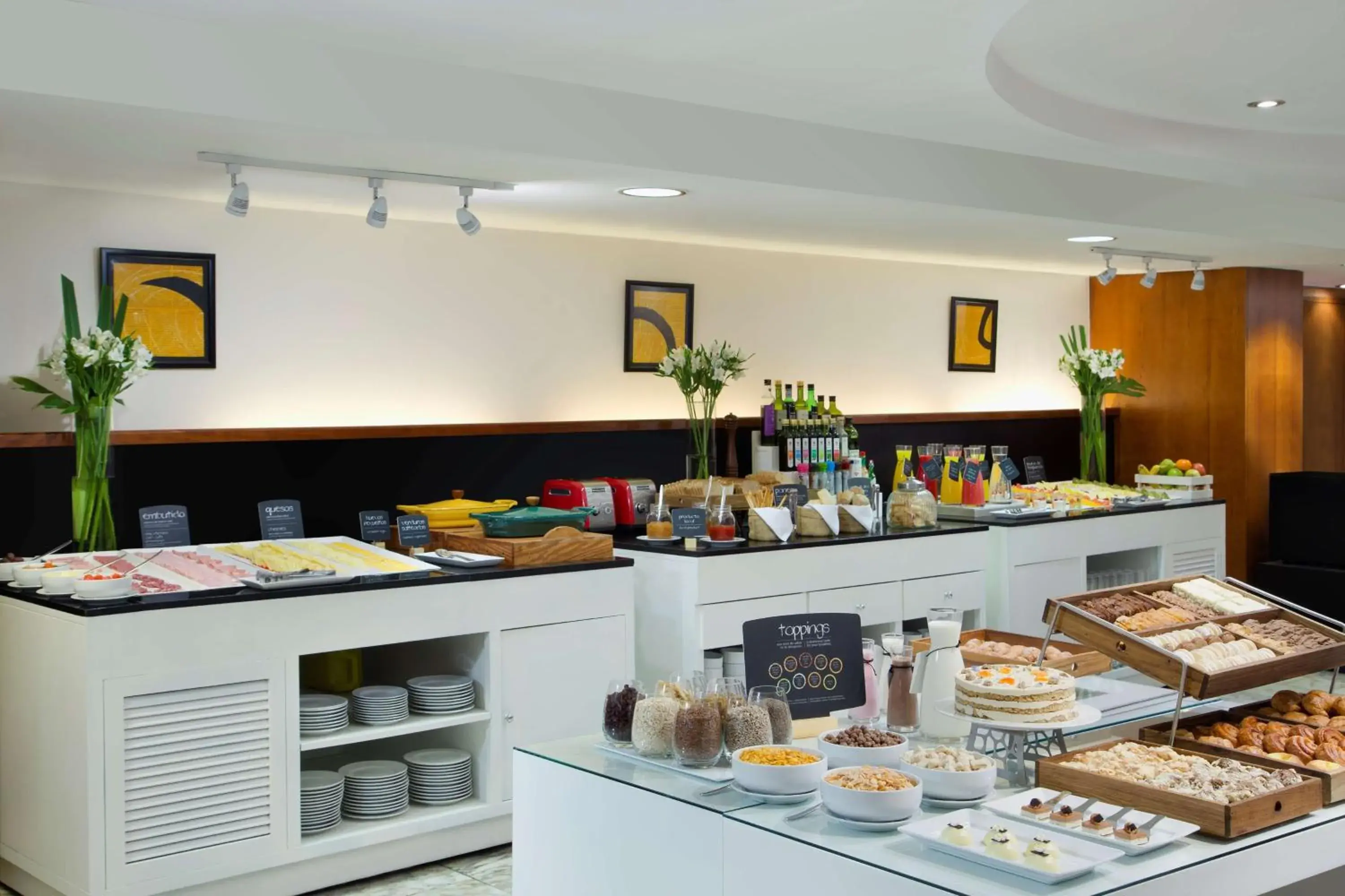 Breakfast in NH Buenos Aires Latino Breakfast in NH Buenos Aires Latino