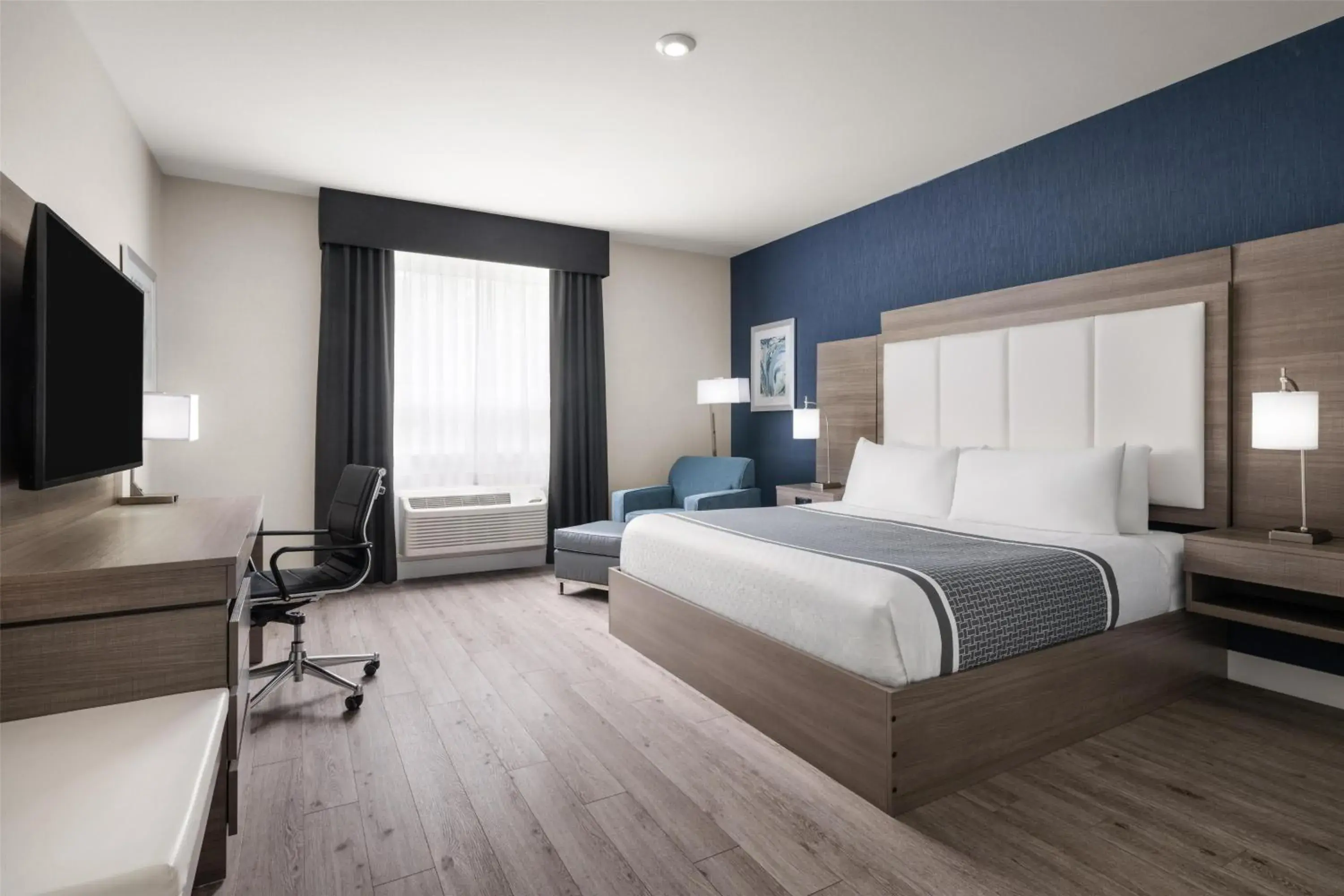 Bedroom, Bed in Best Western Plus Gateway to the Falls Bedroom, Bed in Best Western Plus Gateway to the Falls