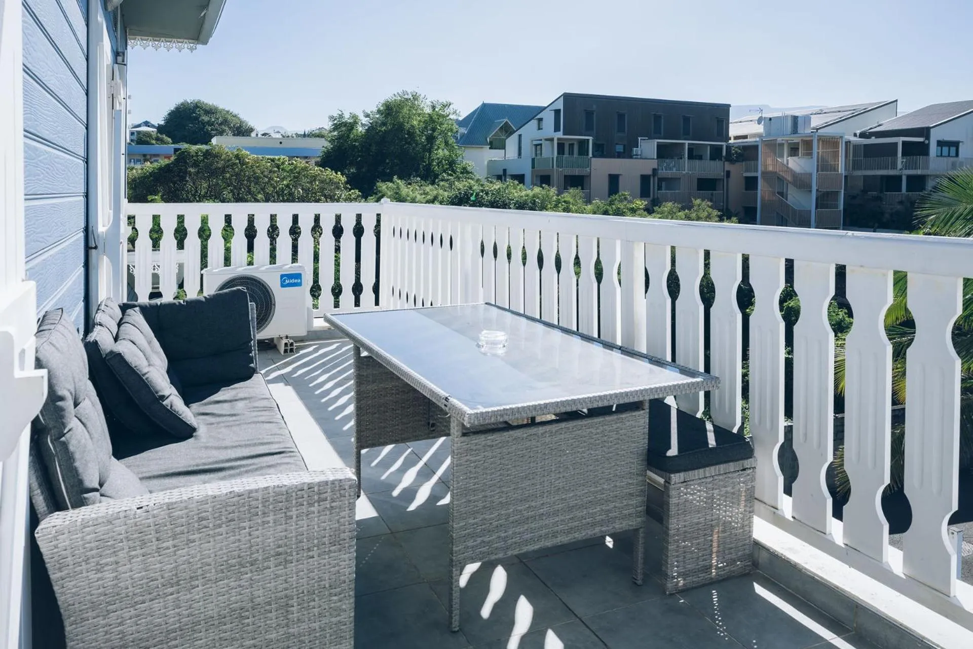Balcony/Terrace in Lindsey Hôtel