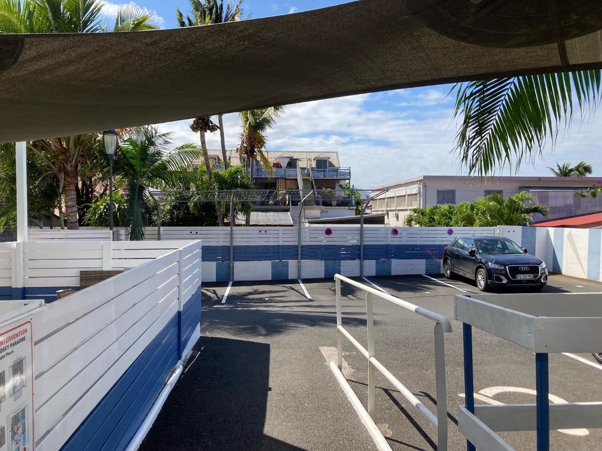 Parking in Lindsey Hôtel