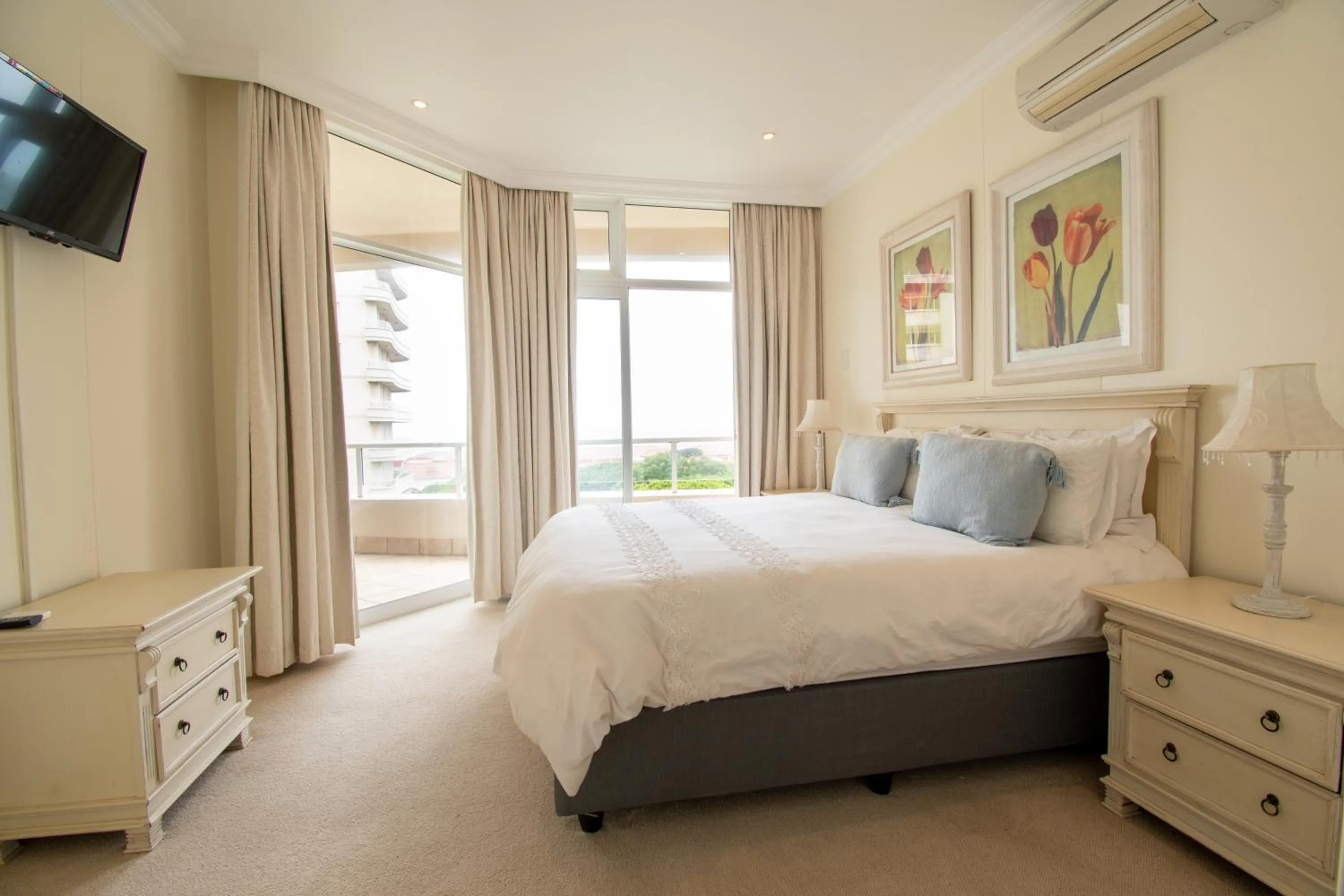 Bed in 201 Oyster Quays - by Stay in Umhlanga