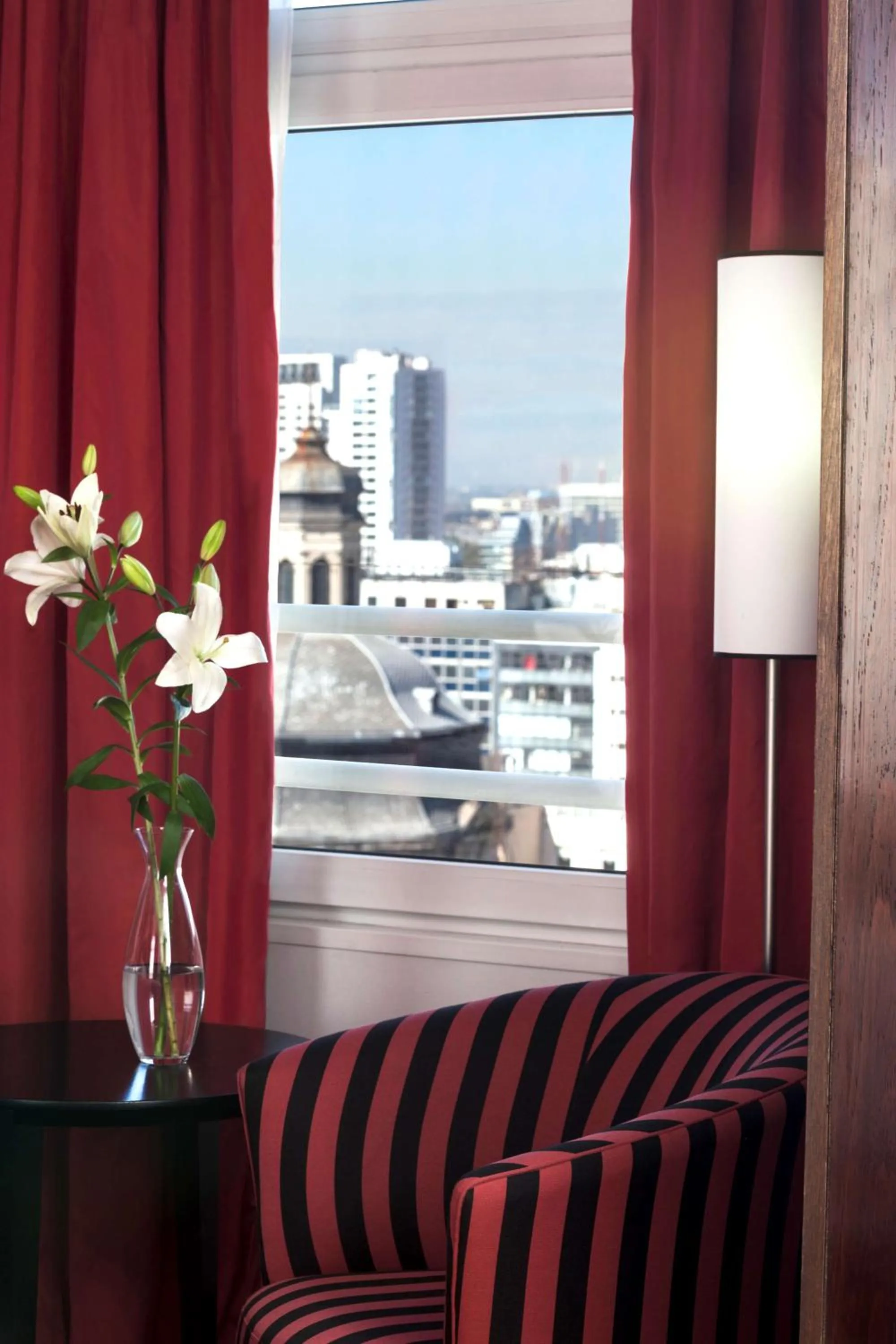 Photo of the whole room in NH City Buenos Aires