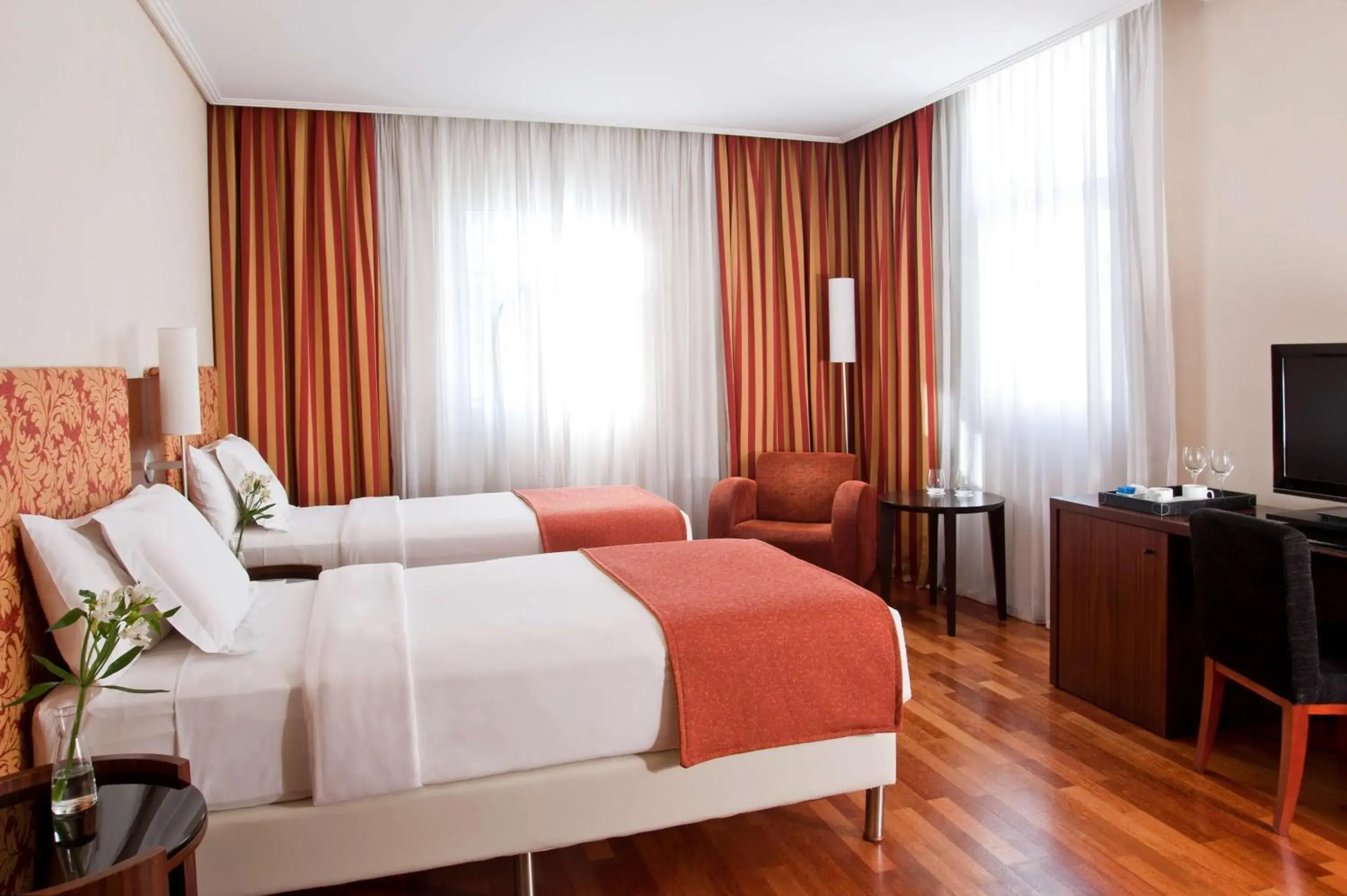 Photo of the whole room, Bed in NH City Buenos Aires Photo of the whole room, Bed in NH City Buenos Aires