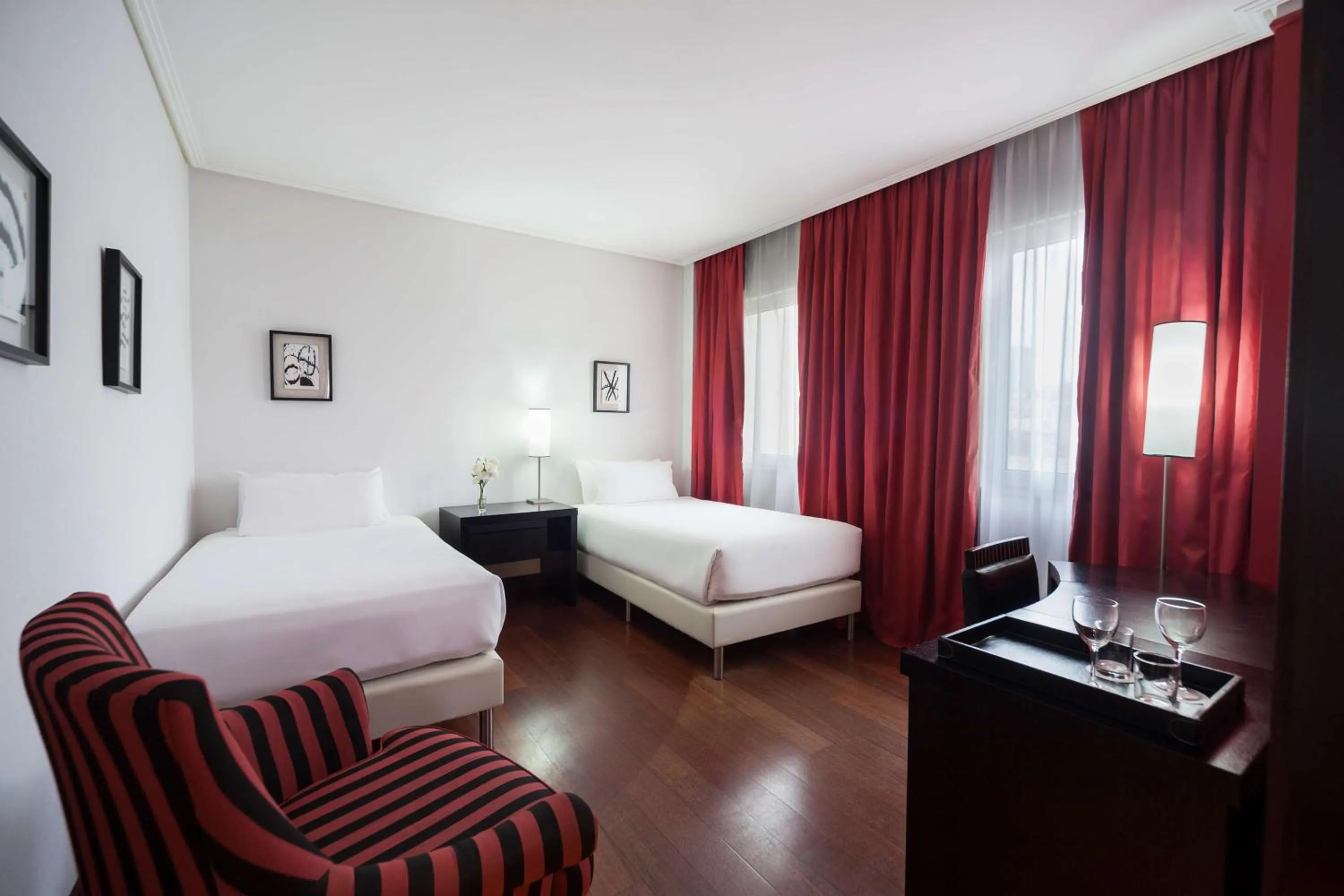 Photo of the whole room, Bed in NH City Buenos Aires